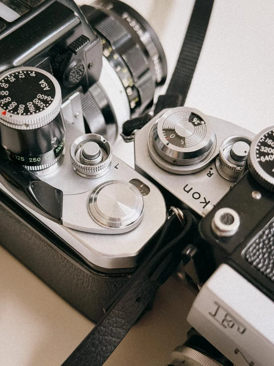 Shutter button placement Nikon F and F2