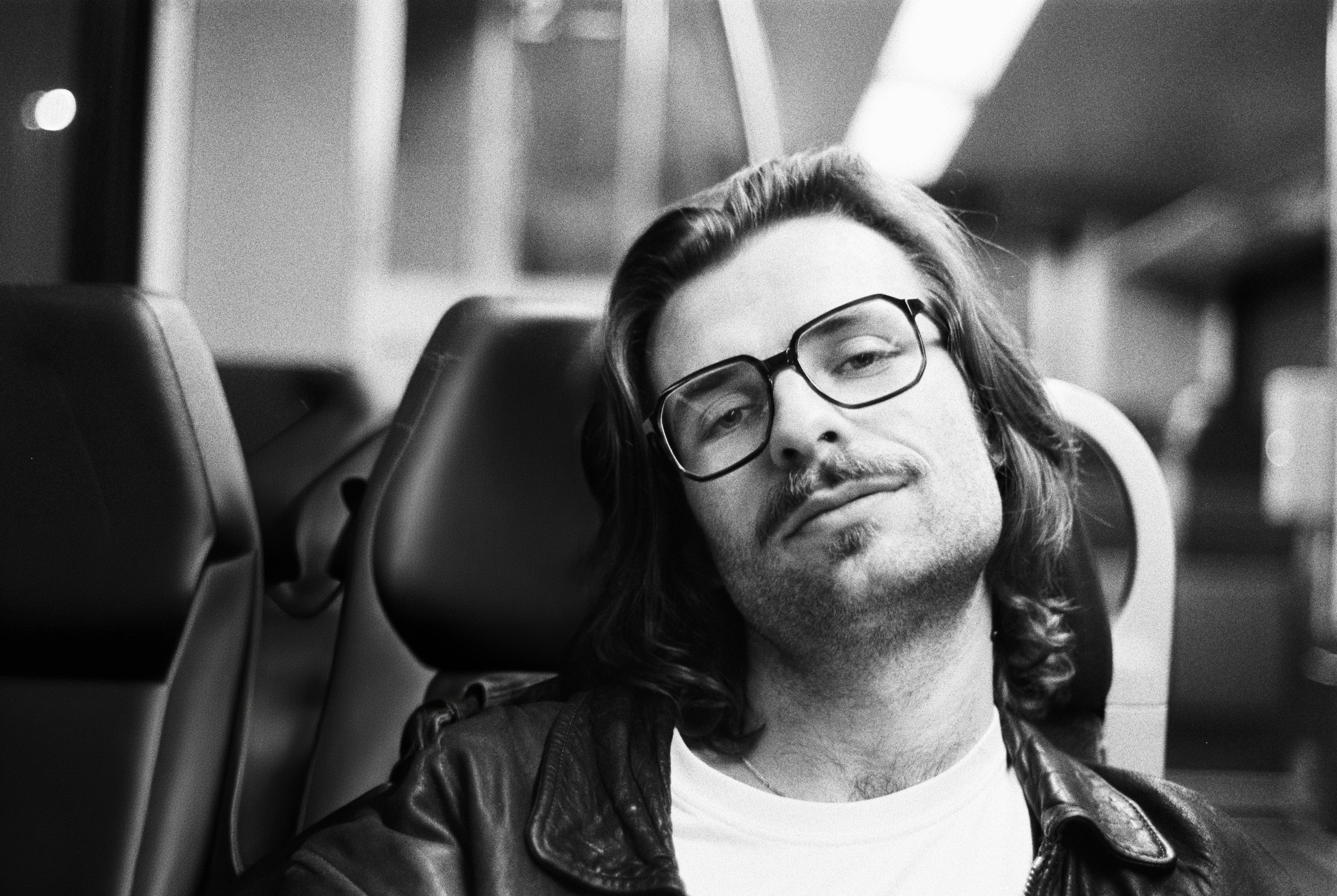 Analogfotograf Benedikt Schlereth aufgenommen auf Nikon F2 in Osnabrück – Spezialist für Porträt und Editorial