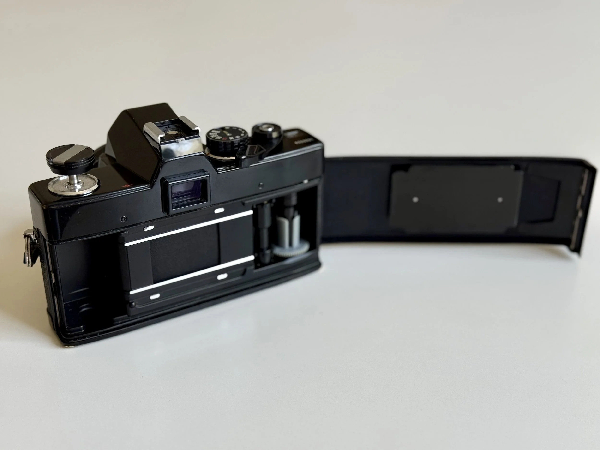 Minolta SR-101 internal horizontal cloth focal plane shutter and film pressure plate