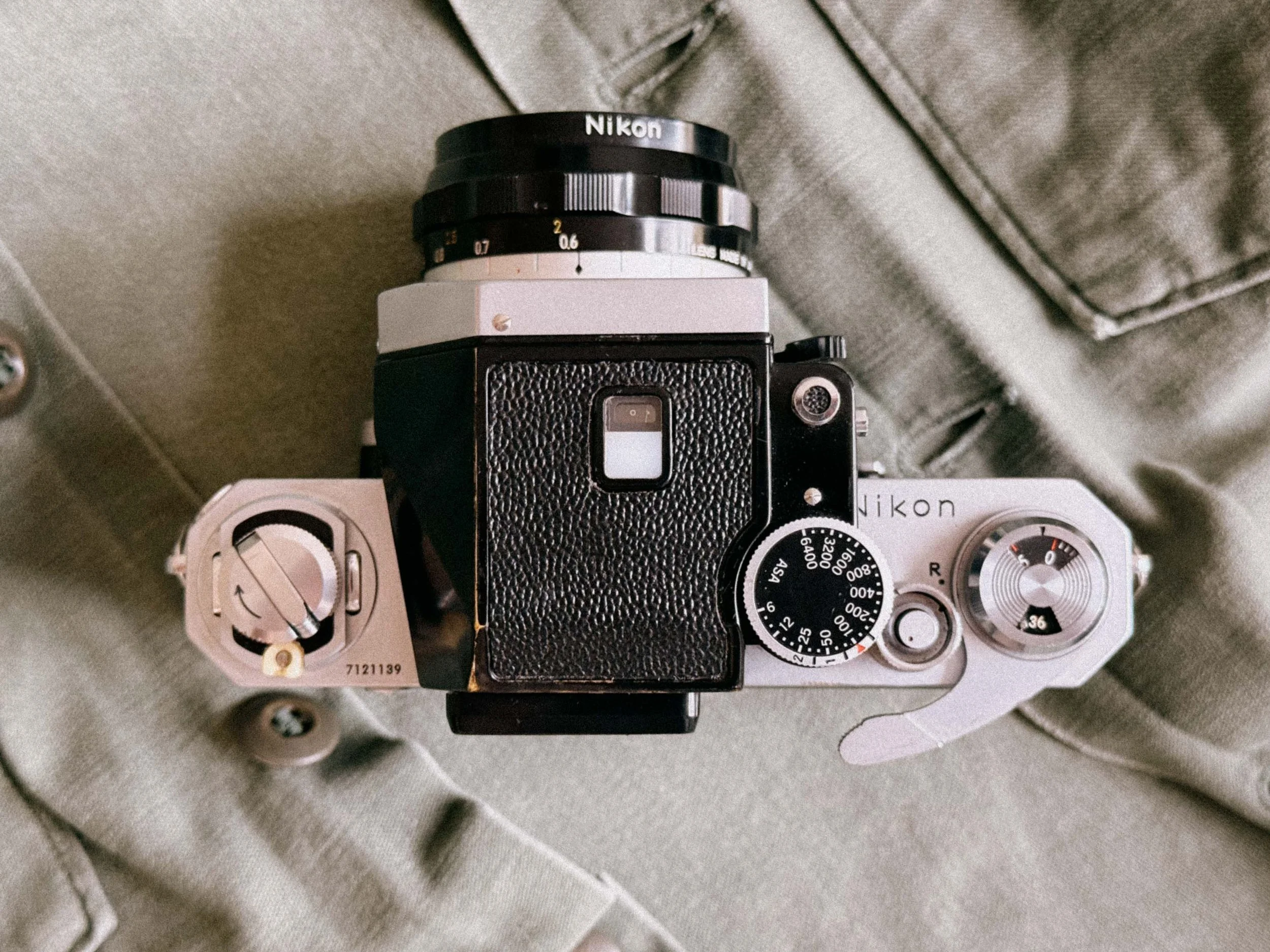 The slightly unusual shutter position.