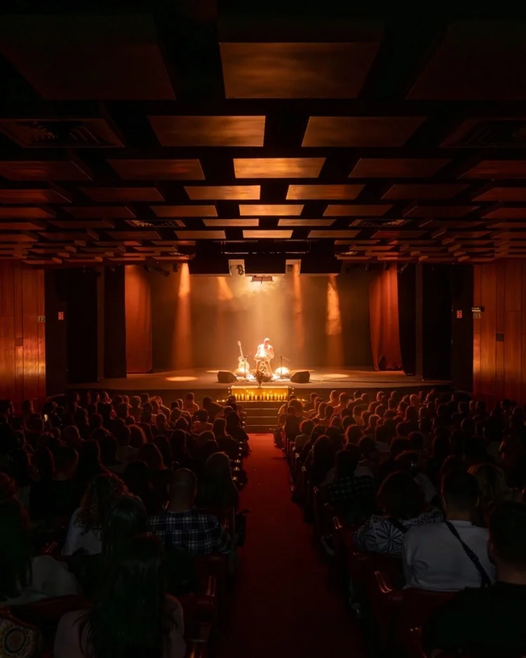 Voller Saal beim Malte Marten Konzert in Lissabon