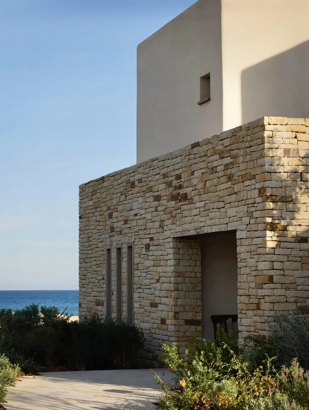 lime plaster with stone