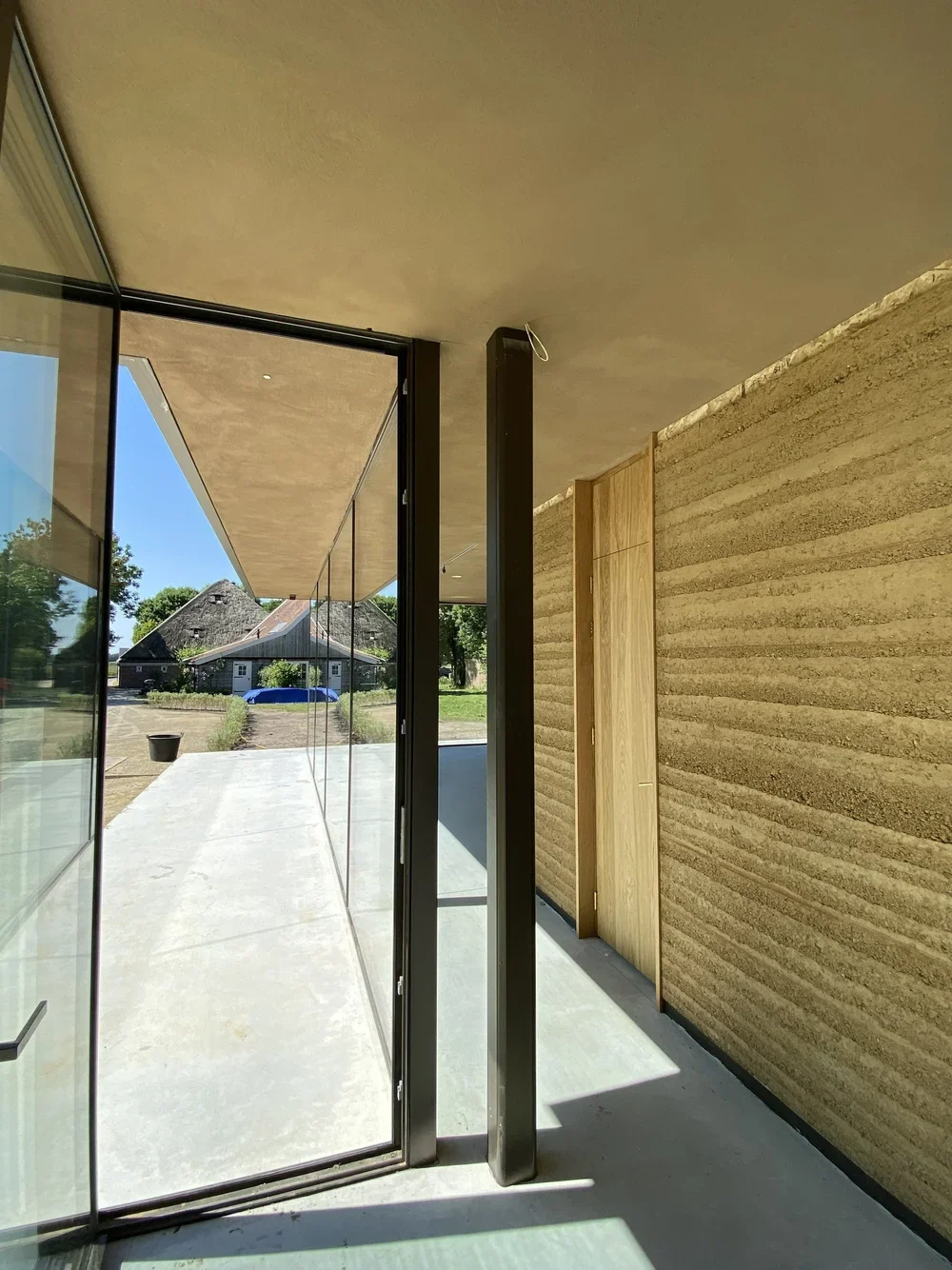 rammed earth stampleem