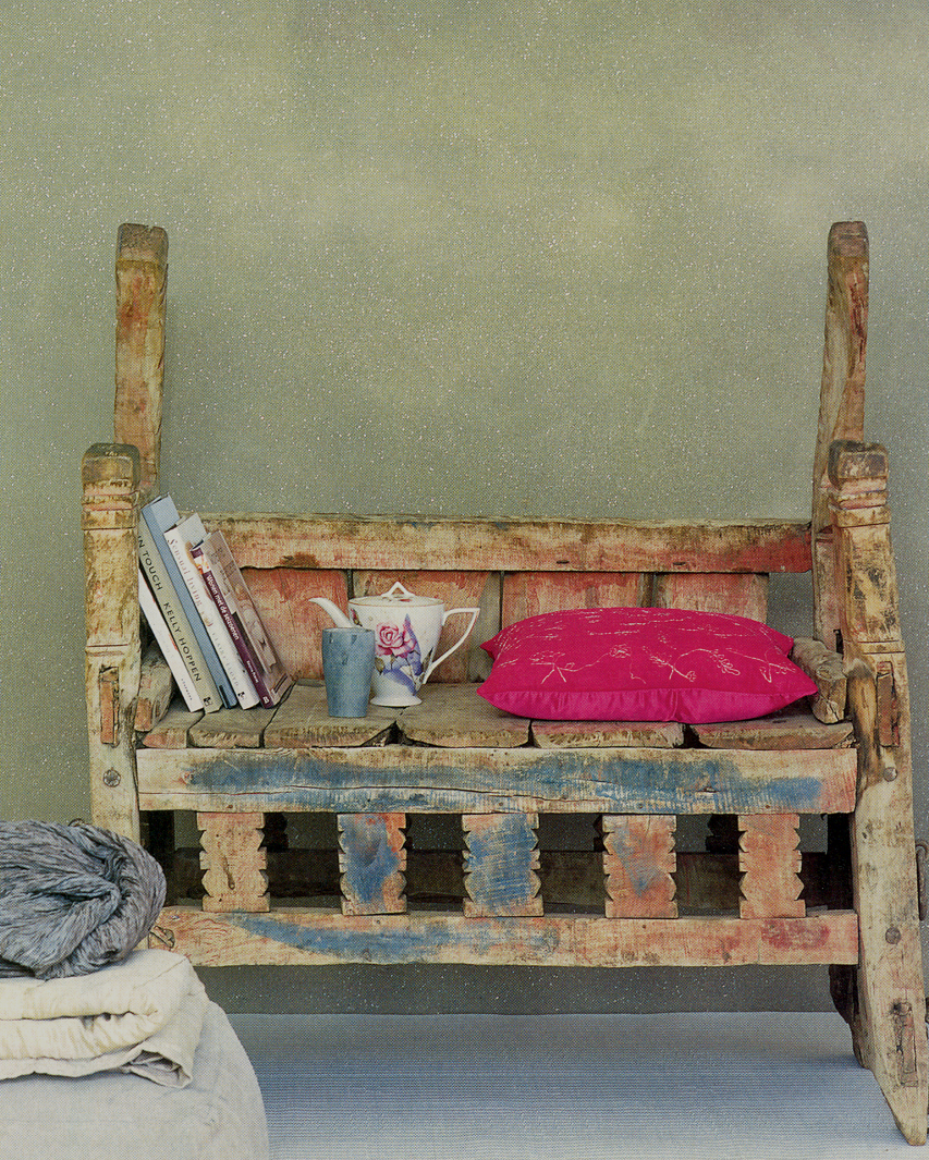 clay stucco with bench