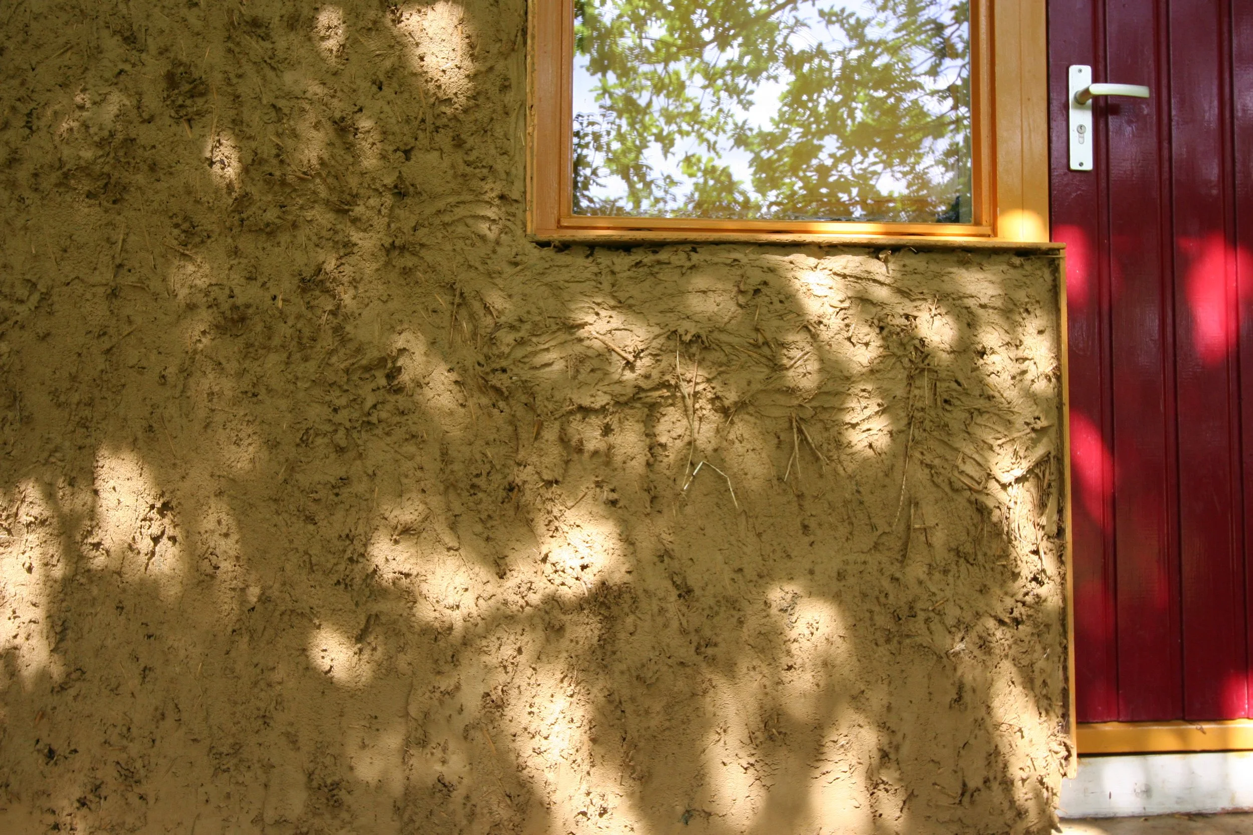 straw bale build cobbauge and clay