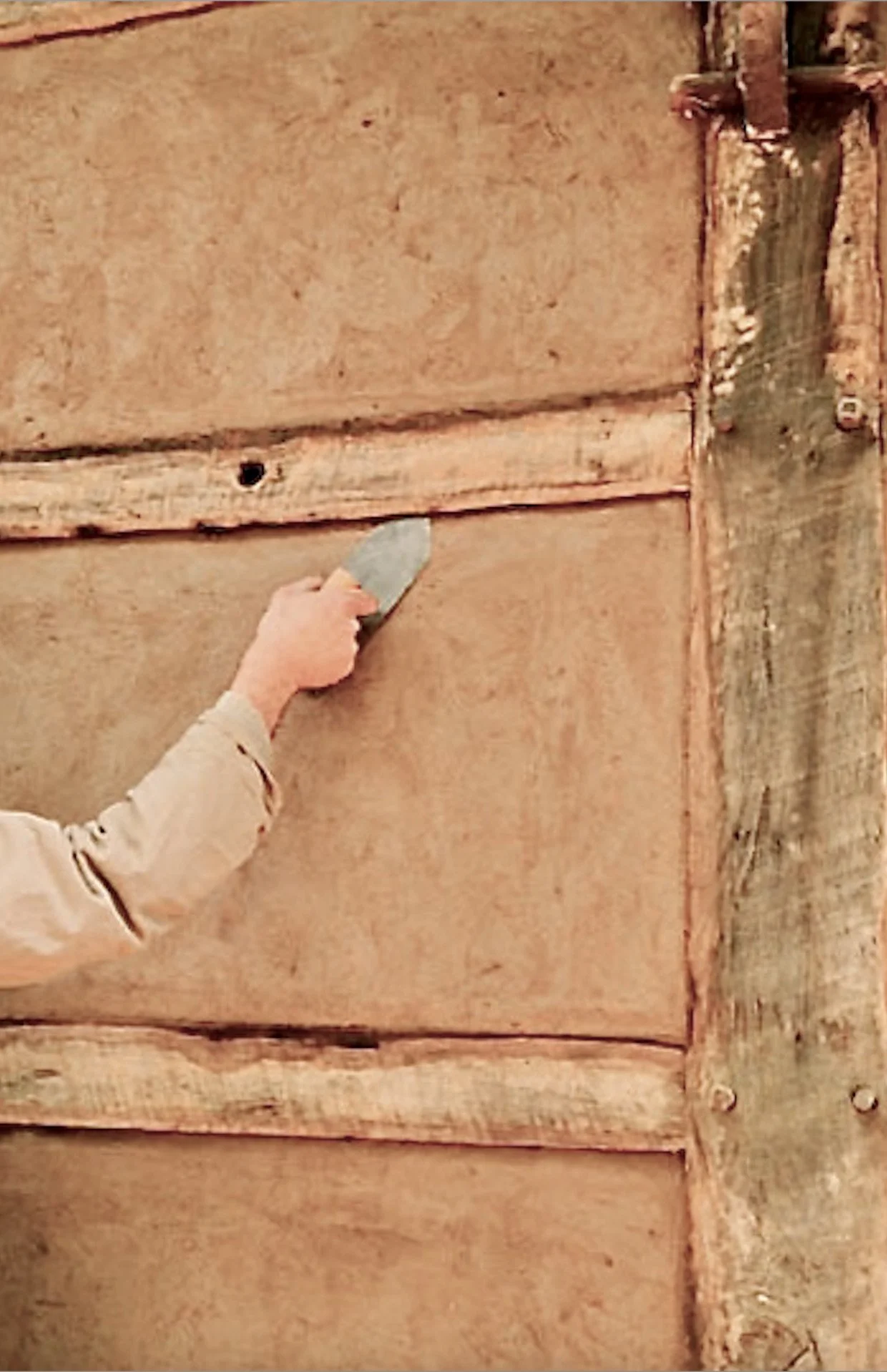 wattle and daub earth clay plastering