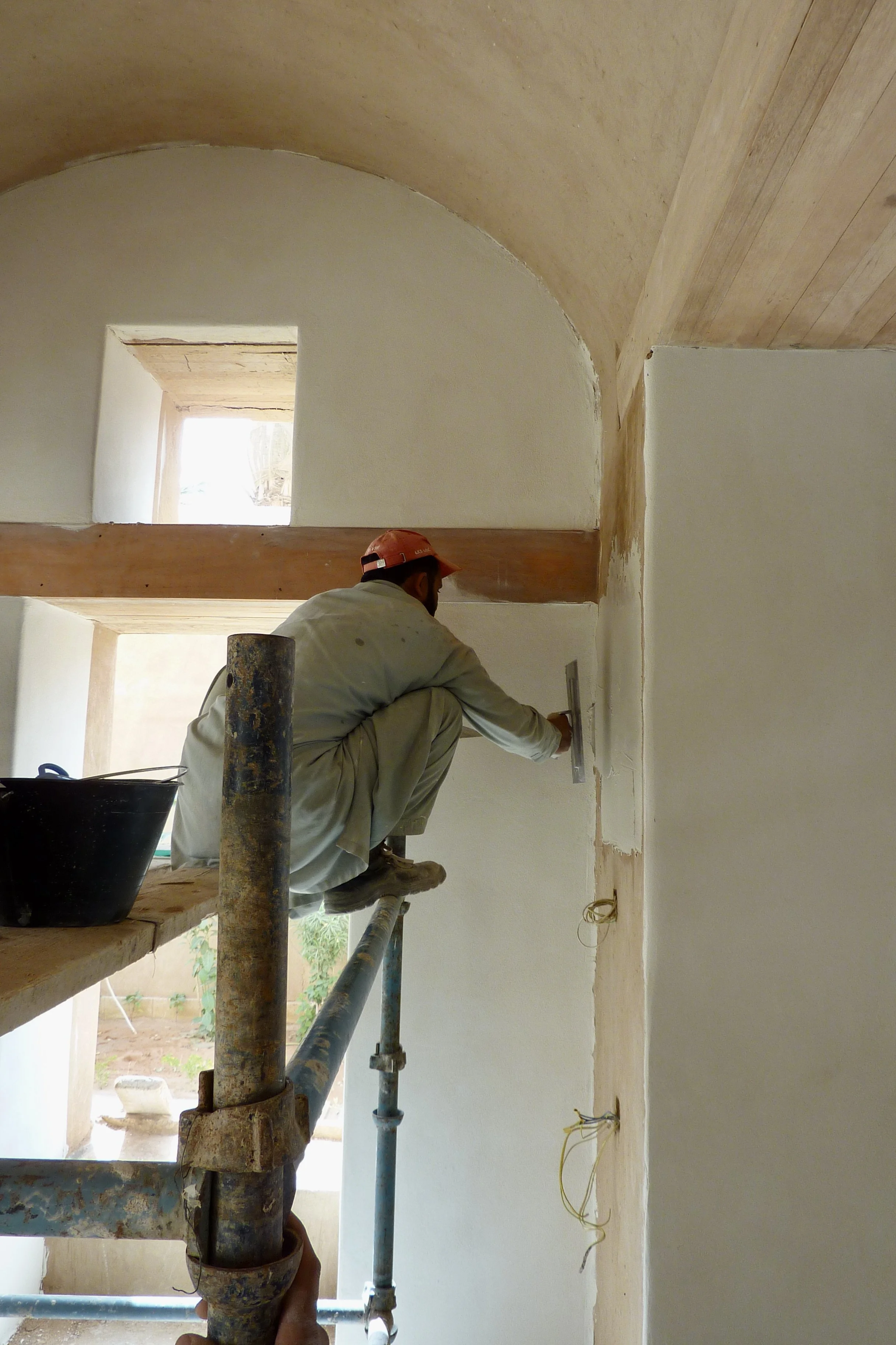 Kalk leemstuc bepleisteren muur