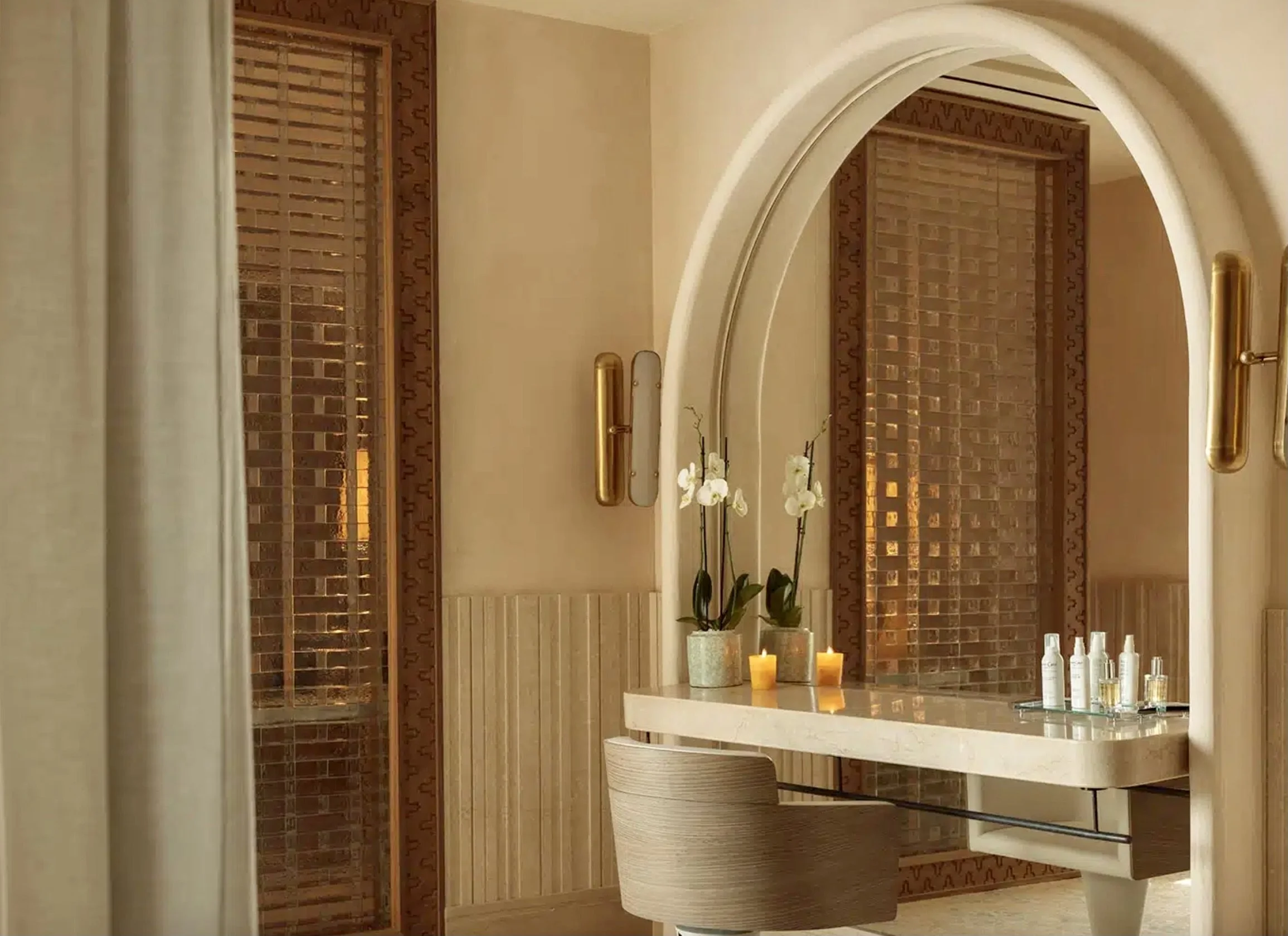 lime plaster bath room