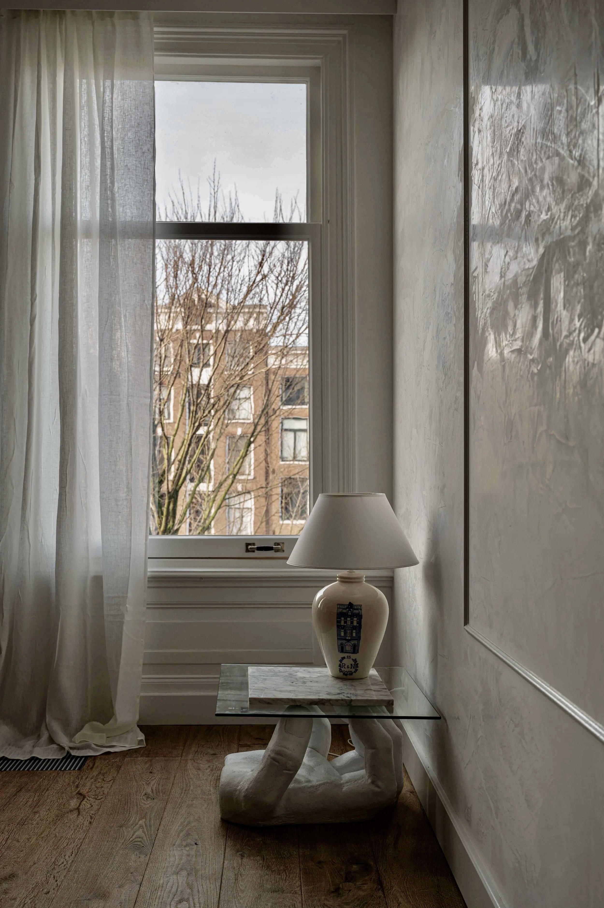 loam plaster paint shiny