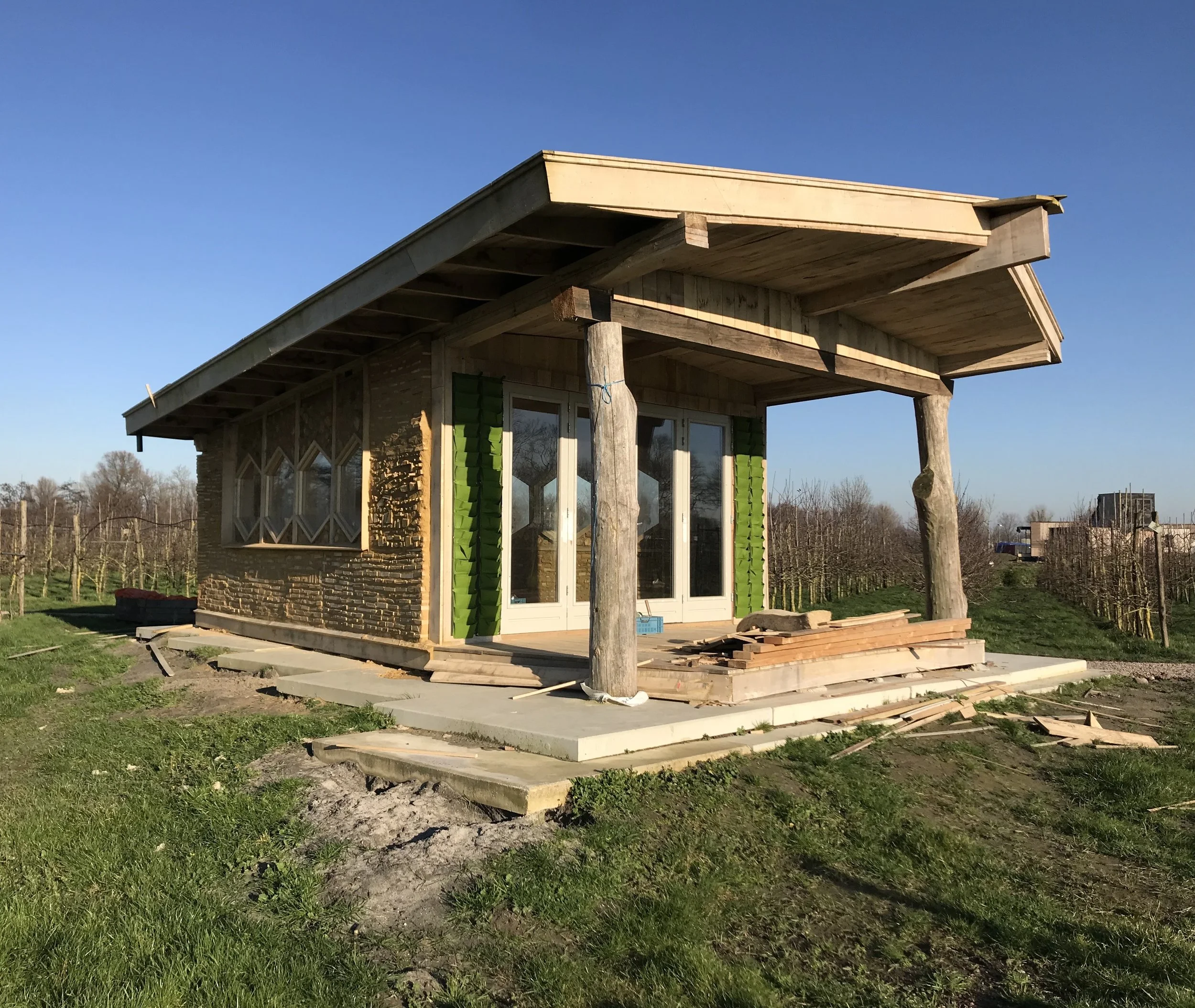 aarde klei leem houtblokken