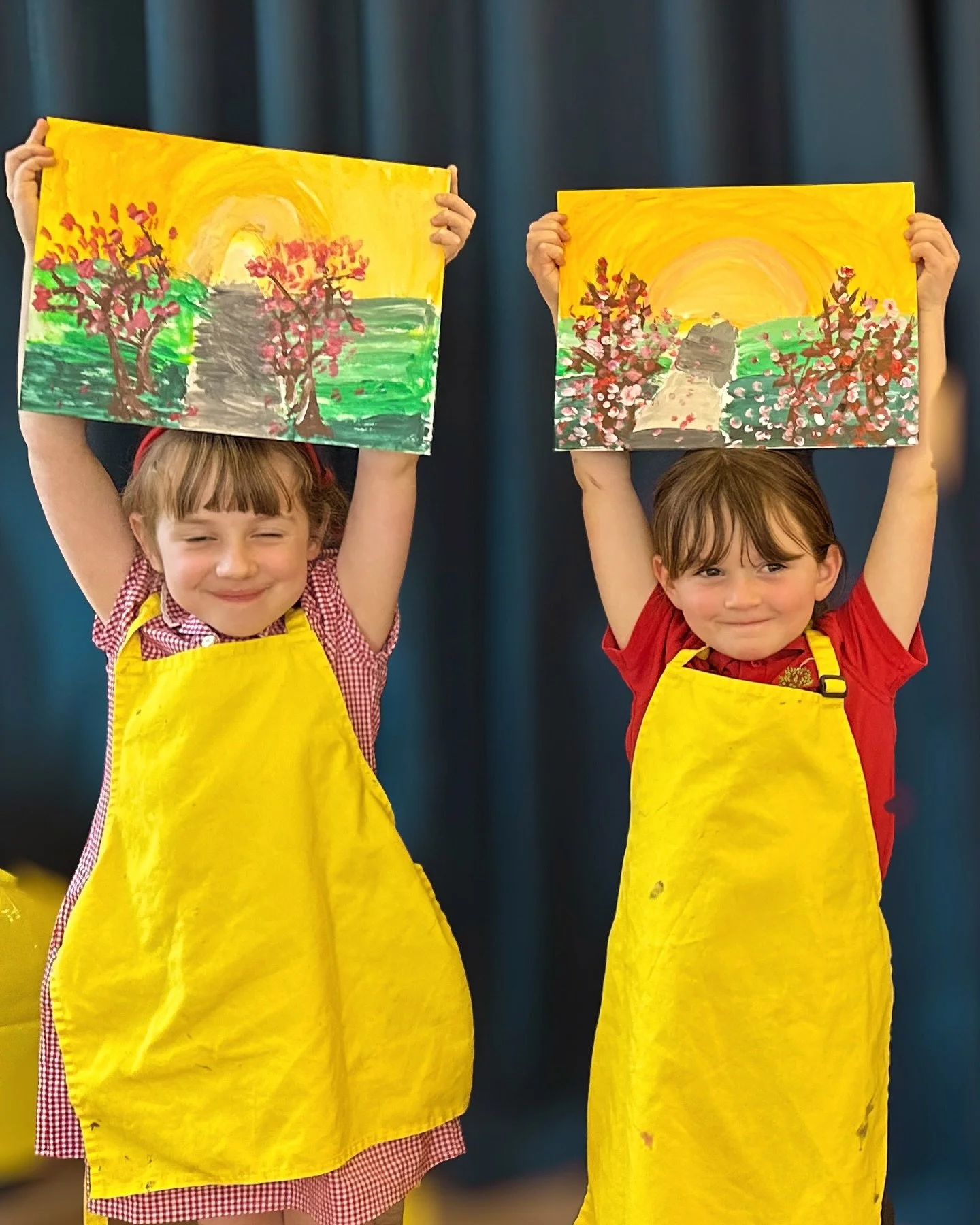 🧑&zwj;🎨 

Nothing better than the proud smiles we see at the end of each creative session at @theartroom_harpenden 😊
.
.
.
#makeroomforart #letsgetcreative #theartroom #inspirethroughart #createart #enjoyart #relaxthroughart #shareart #letsgetcrea