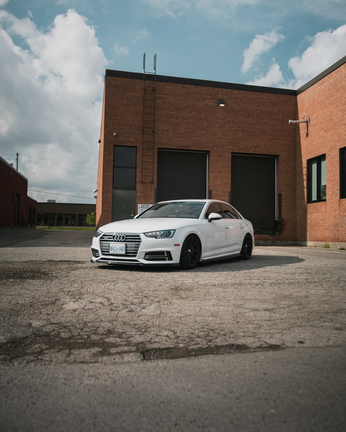 A little Aero Kit and Coilovers are the oder of the day!
Owner: @thedarknighta4 

@maxtondesign.ca Front Lip, Side Skirts and Diffuser for that perfect sporty and elegant look.

@trackonedevelopment coilovers for that perfect fitment! 🧑🏽&zwj;🔧

Le