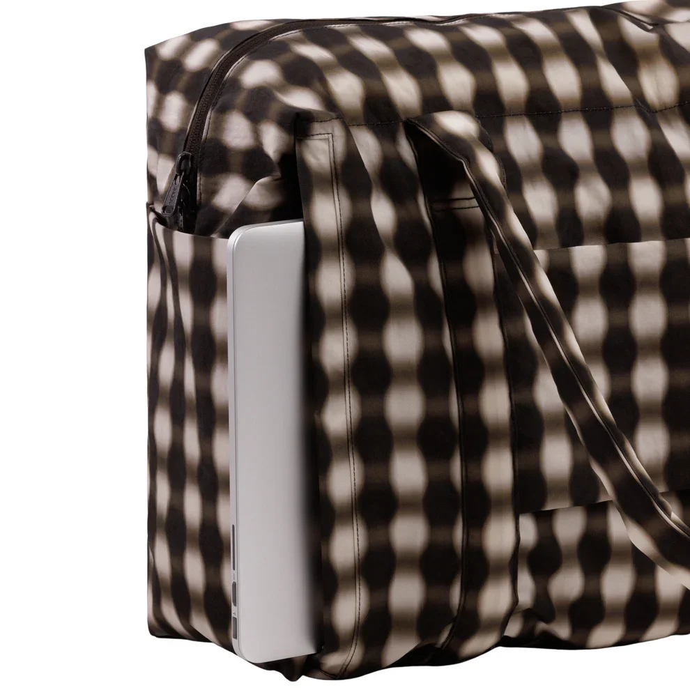 Cloud_Carry-On_Heavyweight_Blurred_Gingham_Brown_5.jpg.webp