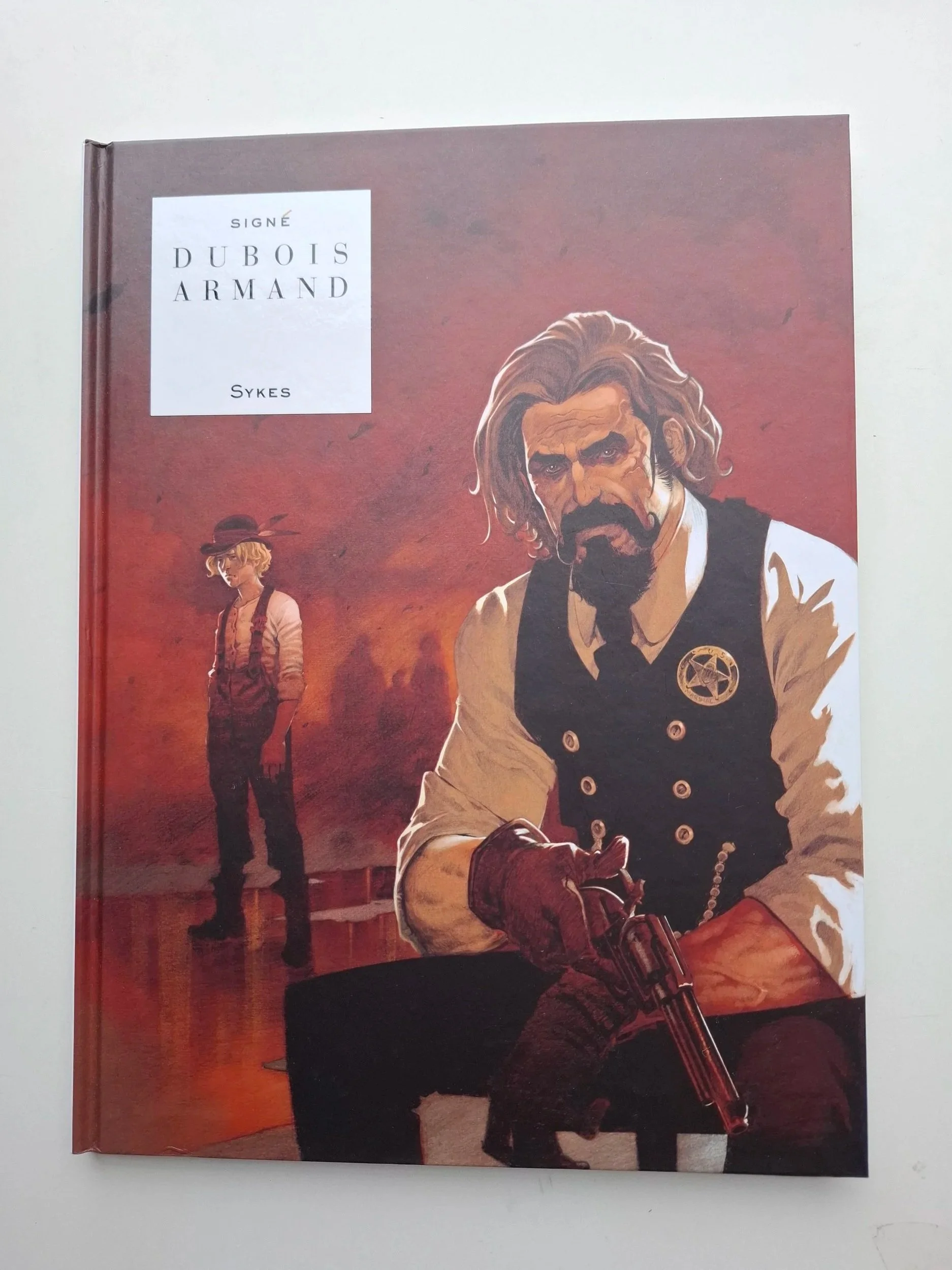 COLLECTION SIGNé SYKES ARMAND EO 2015