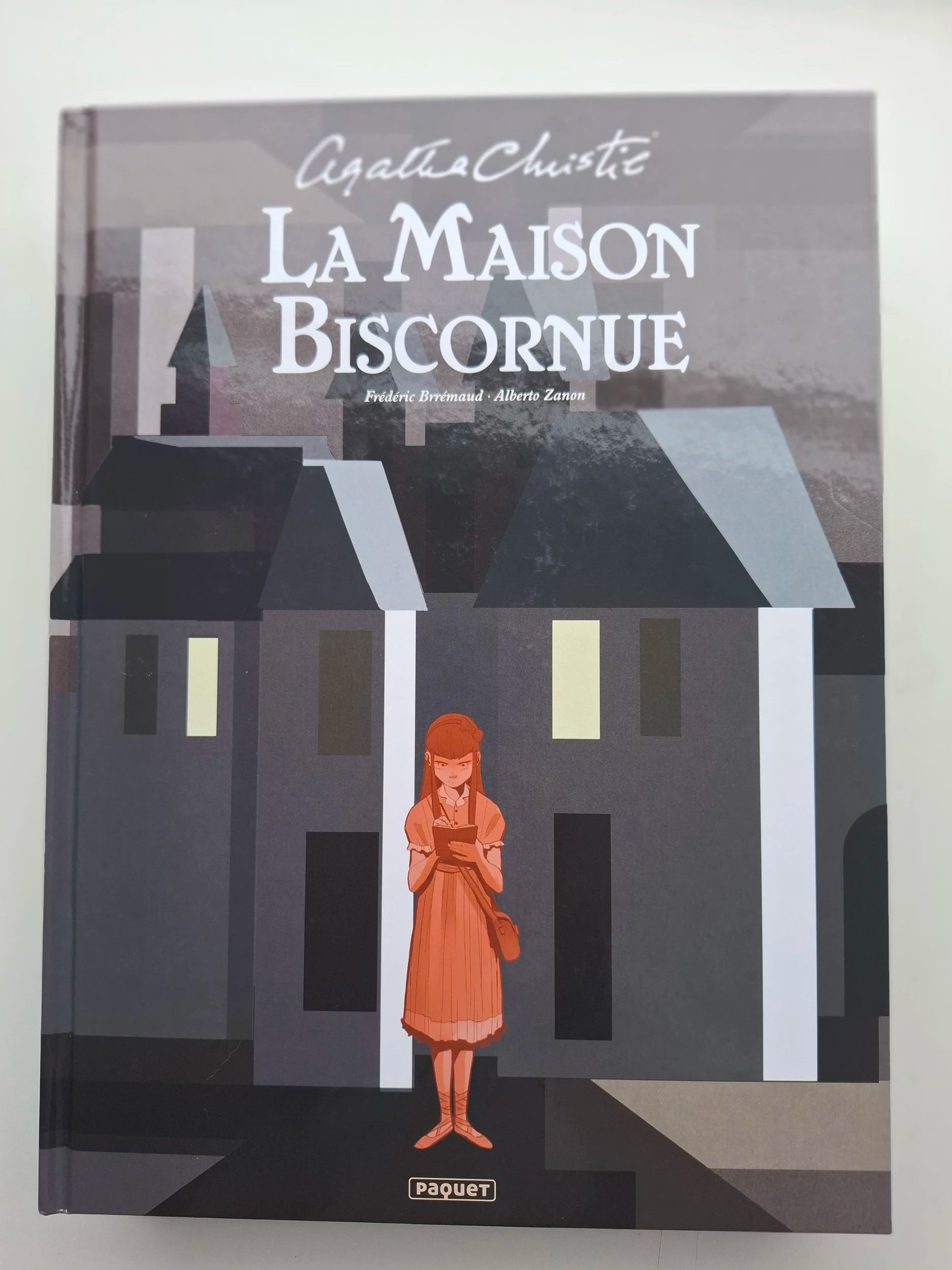 AGATHA CHRISTIE "LA MASION BISCORNUE" NOUVEAUTE 01/2026