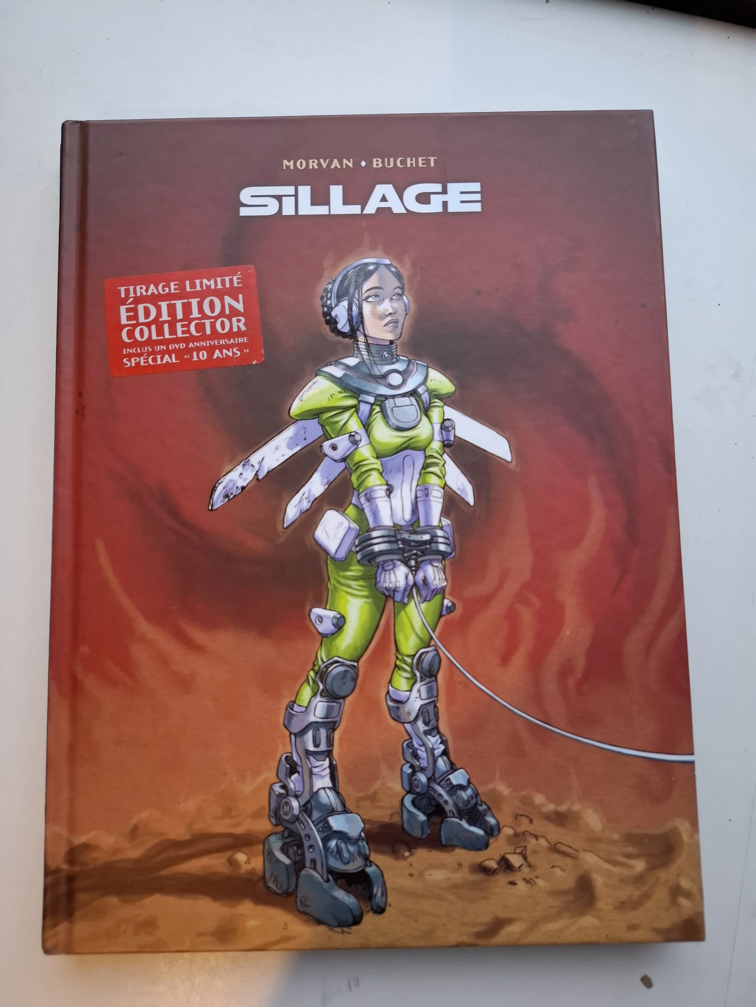 TL SILLAGE TOME 10 "RETOUR DE FLAMMES" COLLECTOR + DVD