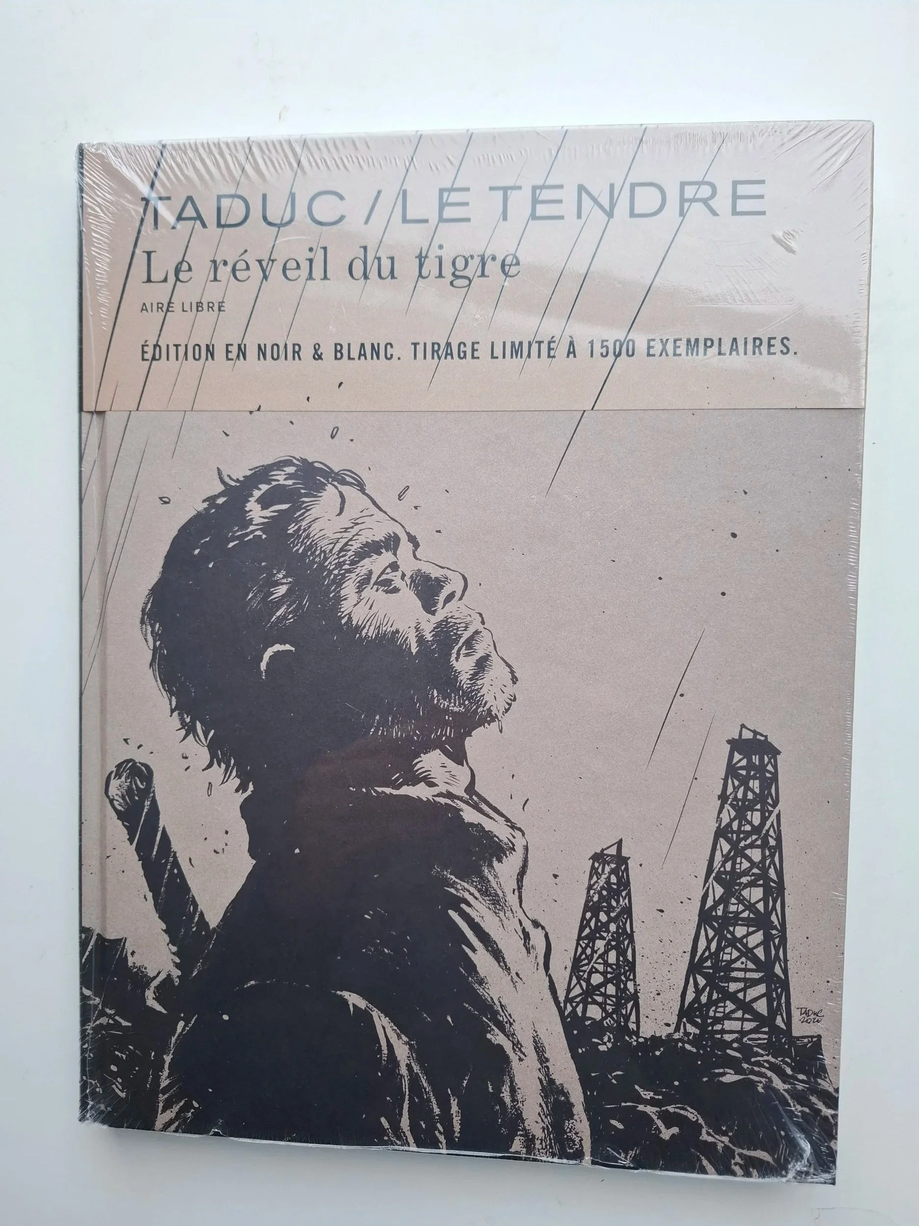 TL LE REVEIL DU TIGRE TADUC NOIR ET BLANC 1.500 EX EO 2020