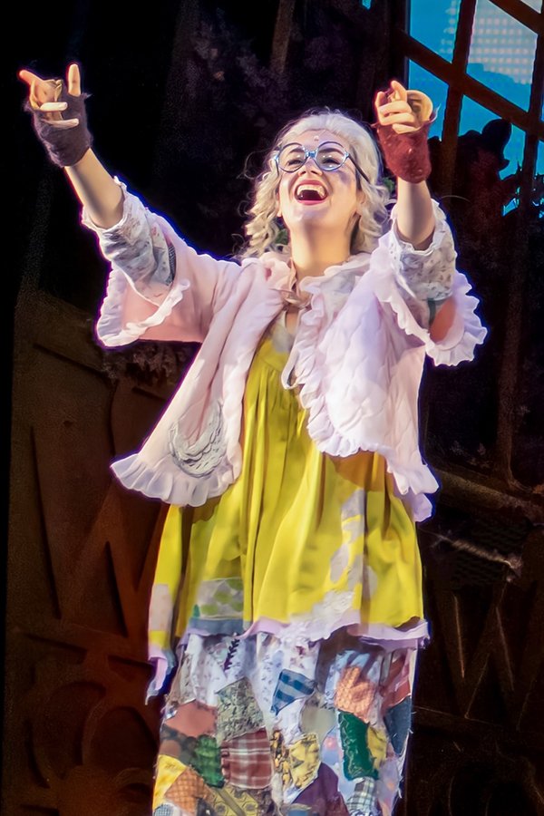 Rachel bowing in China