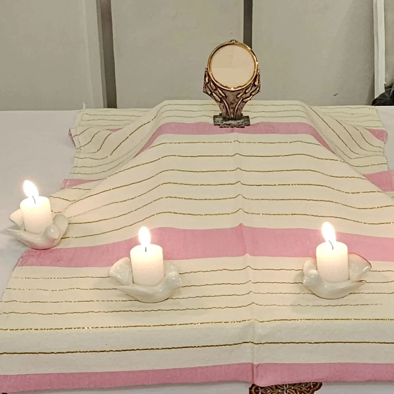 adoration.jpg