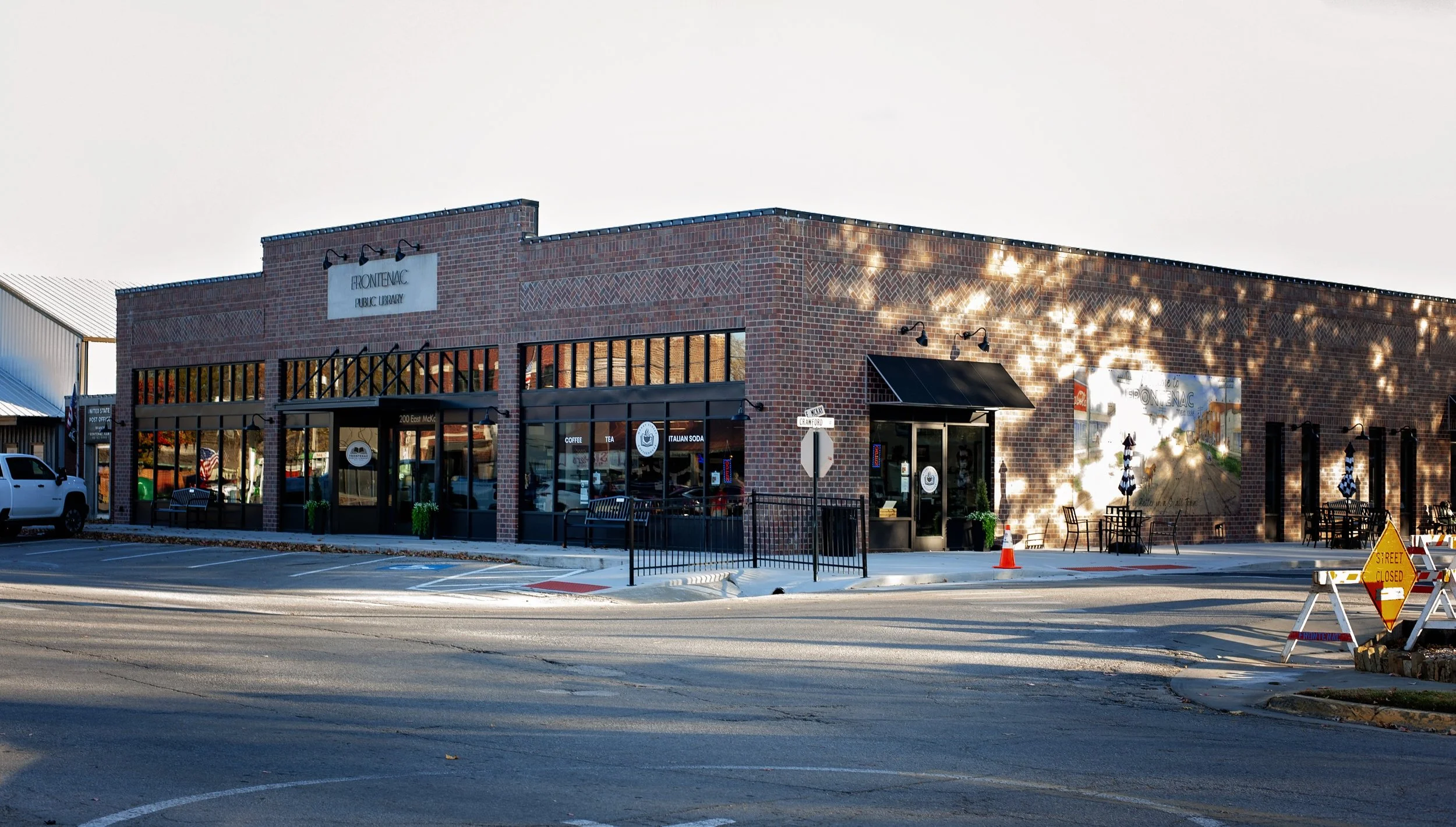 frontlibopen002.jpg
