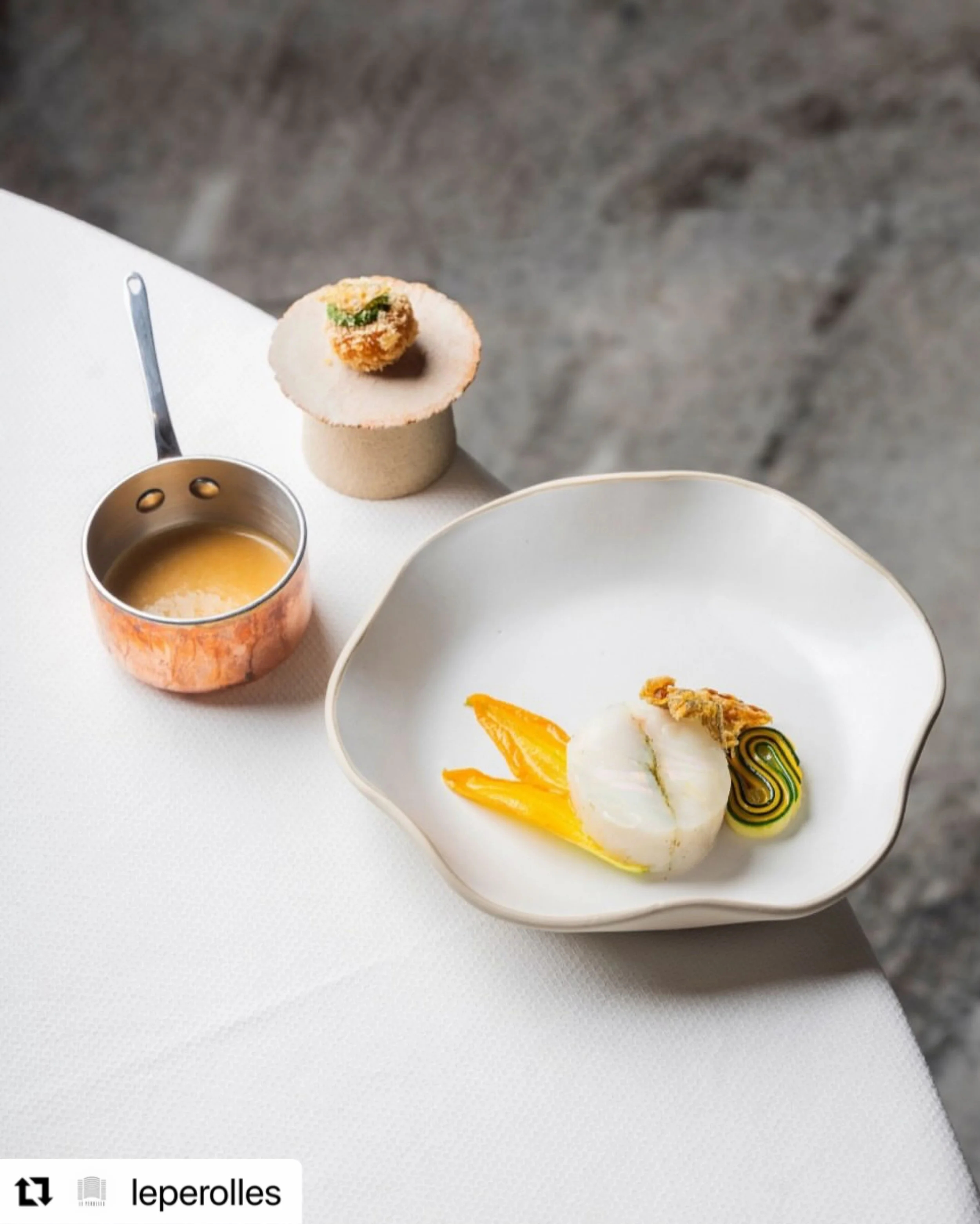 Happy to see my plates and pedestals in such a nice and delicious composition 

#Repost @leperolles 

・・・
Bon dimanche &agrave; tous ☀️ 

Lieu jaune &bull; Courgette &bull; Cacahu&egrave;te

Le lieu jaune s&rsquo;accorde &agrave; la fra&icirc;cheur d