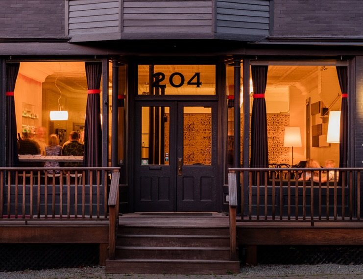 Opportunity Alert! 🚨

204 Main Bar &amp; Bistro in Sharon Springs needs you! Proposals open now for abatement &amp; window replacement &mdash; submit by March 27!

🔗 to SEEC website &amp; RFP details in bio