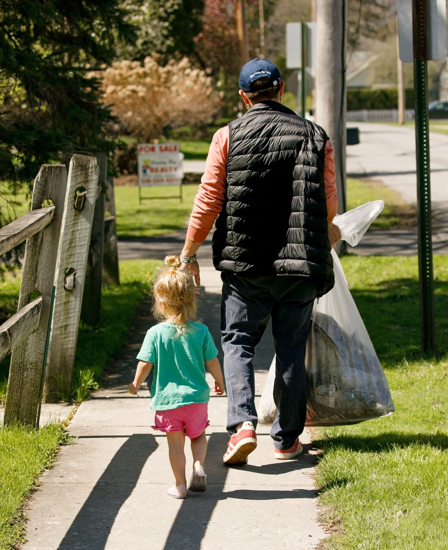 Schoharie, you&rsquo;re looking even more beautiful today! 💐

HUGE SHOUTOUT &amp; THANK YOU to our volunteers for getting their hands dirty and making Clean Up Crew Day a success. 🙏

Stay tuned for the next one! ♻️

#keepitbeautiful #schohariecount