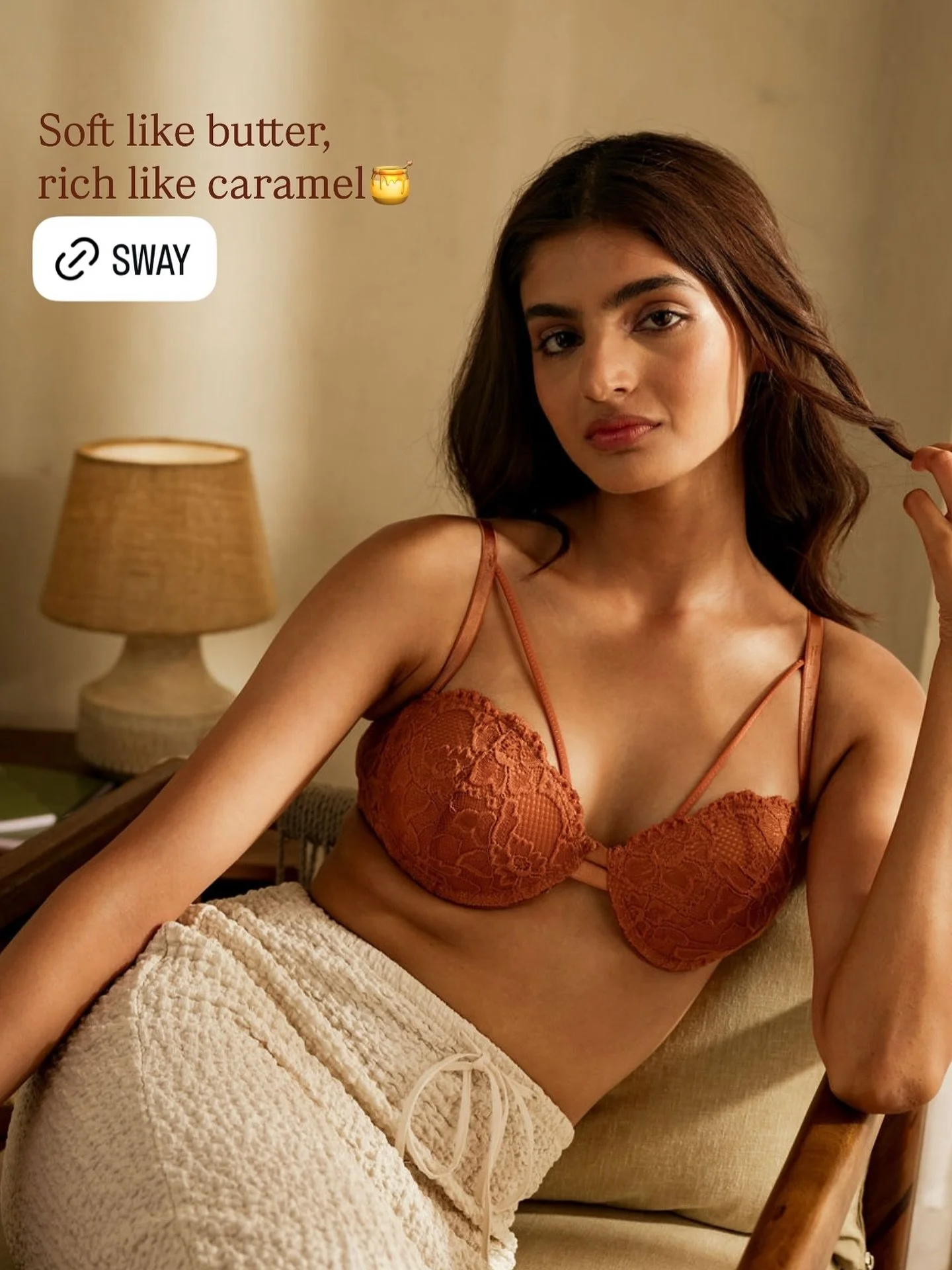 We built this studio with a certain look in our mind- minimal, elegant and elevated. Gone are the days of high-contrast photography. Create that warm golden hour look at our studio.

Beautifully capture by @mediamansionx for @wearbodybutter 

(Studio