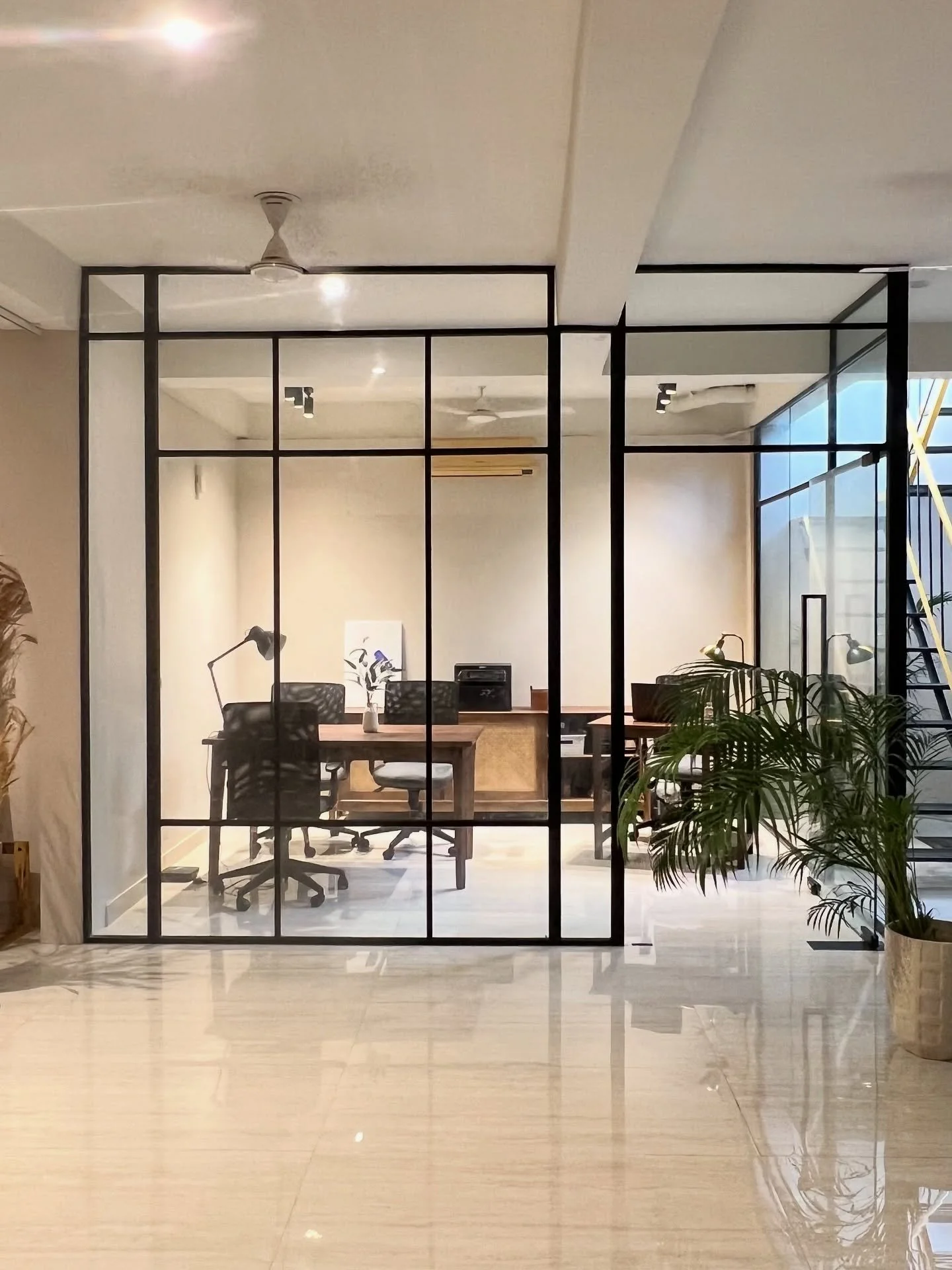 Things that make sense at our studio- a dedicated office space for brand managers to get some work done (or take a nap!) while the creative team shoots.

Rent our lifestyle studio in Gurgaon for your next brand shoot 📸