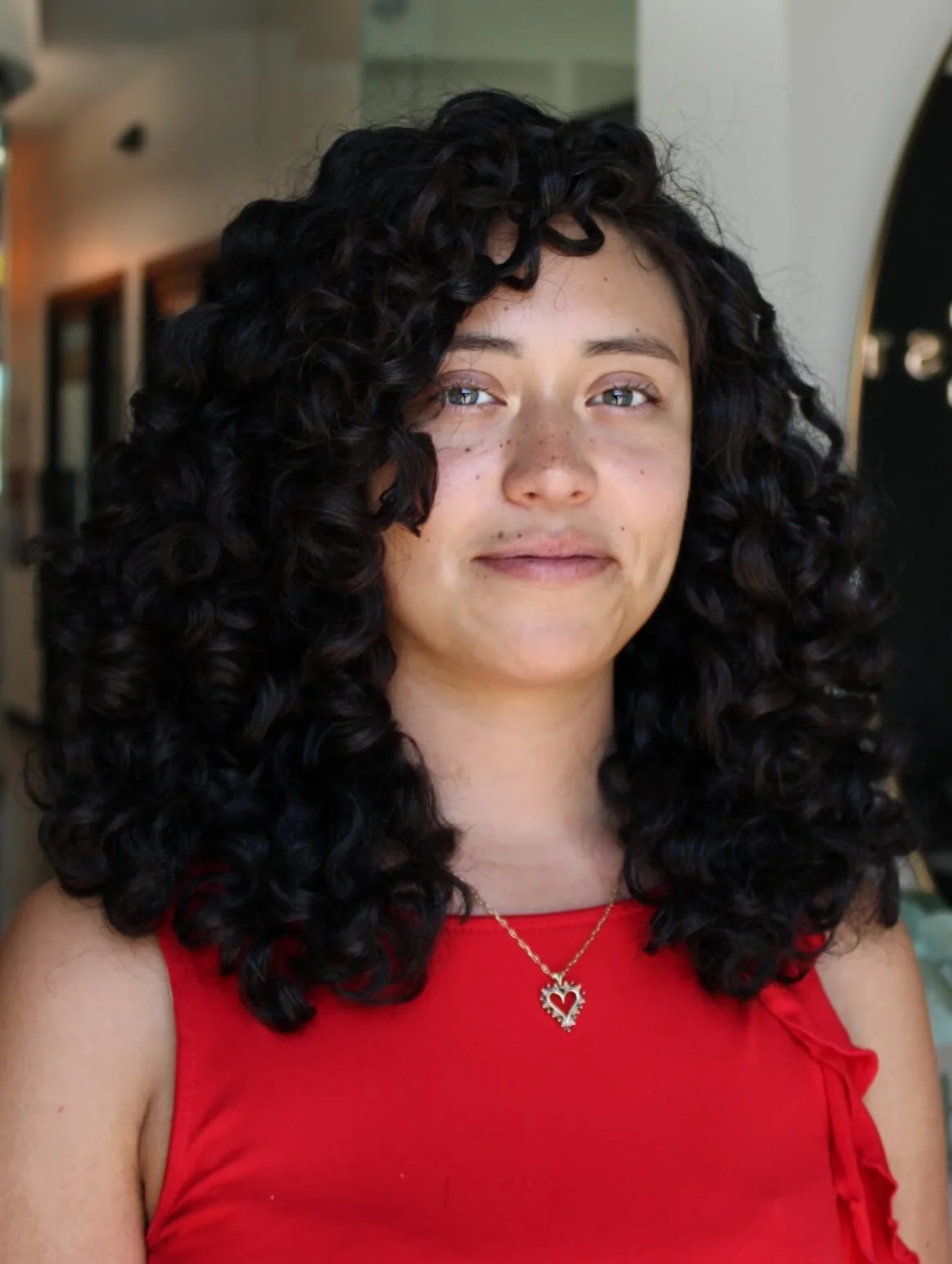 Soft, romantic curly styles are my favorite 🌹✨

#eldoradohillscurlspecialist #eldoradohillshairstylist #sacramentocurlspecialist #folsomcurlspecialist #holistichairstylist