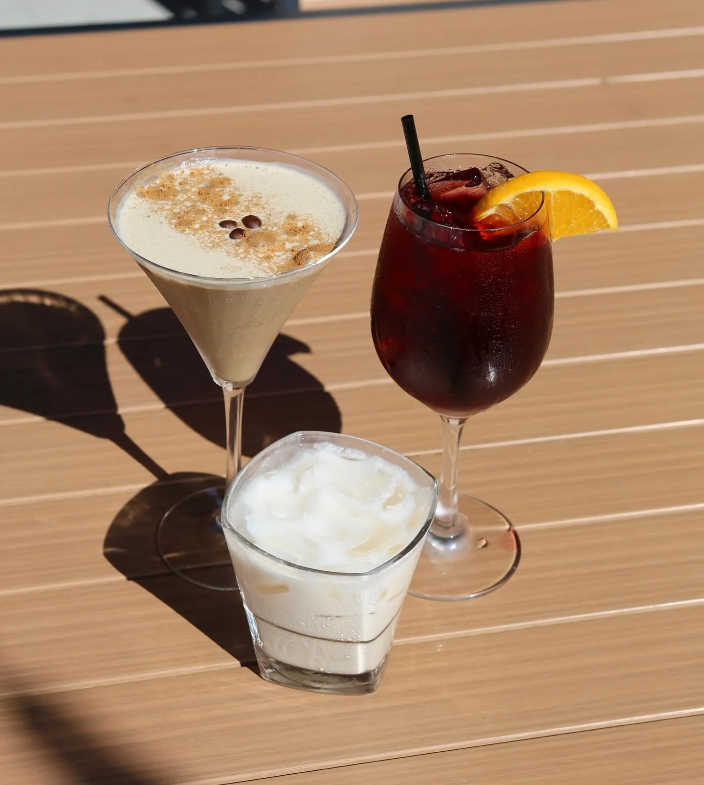 Monday&rsquo;s can be tough, make them better with some fall cocktails at Merll&rsquo;s!🍂🍁
🎃Pumpkin Espresso Martini
🍷Red Sangria
🍮Salted Caramel White Russian

#merlls #merllspubpatio #waukee #waukeeiowa #pubandpatio #fall #fallcocktails #fallf