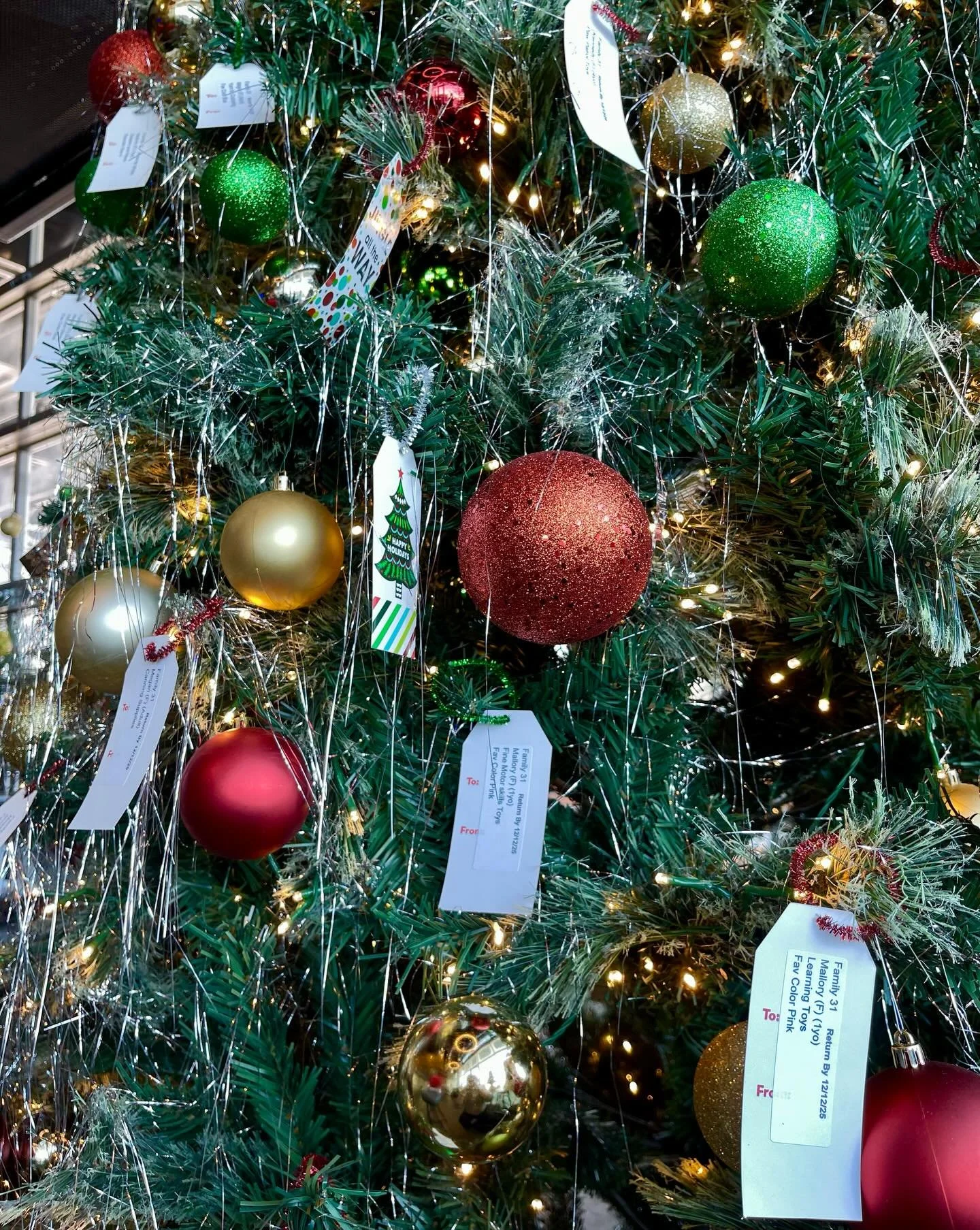 You may have noticed the Christmas tags on our tree by the bar!🏷️🎄
Merll&rsquo;s has partnered with the American Legion Riders to bring holiday cheer to a local military family in need!
Make their season brighter by picking a tag (or more!) and gra