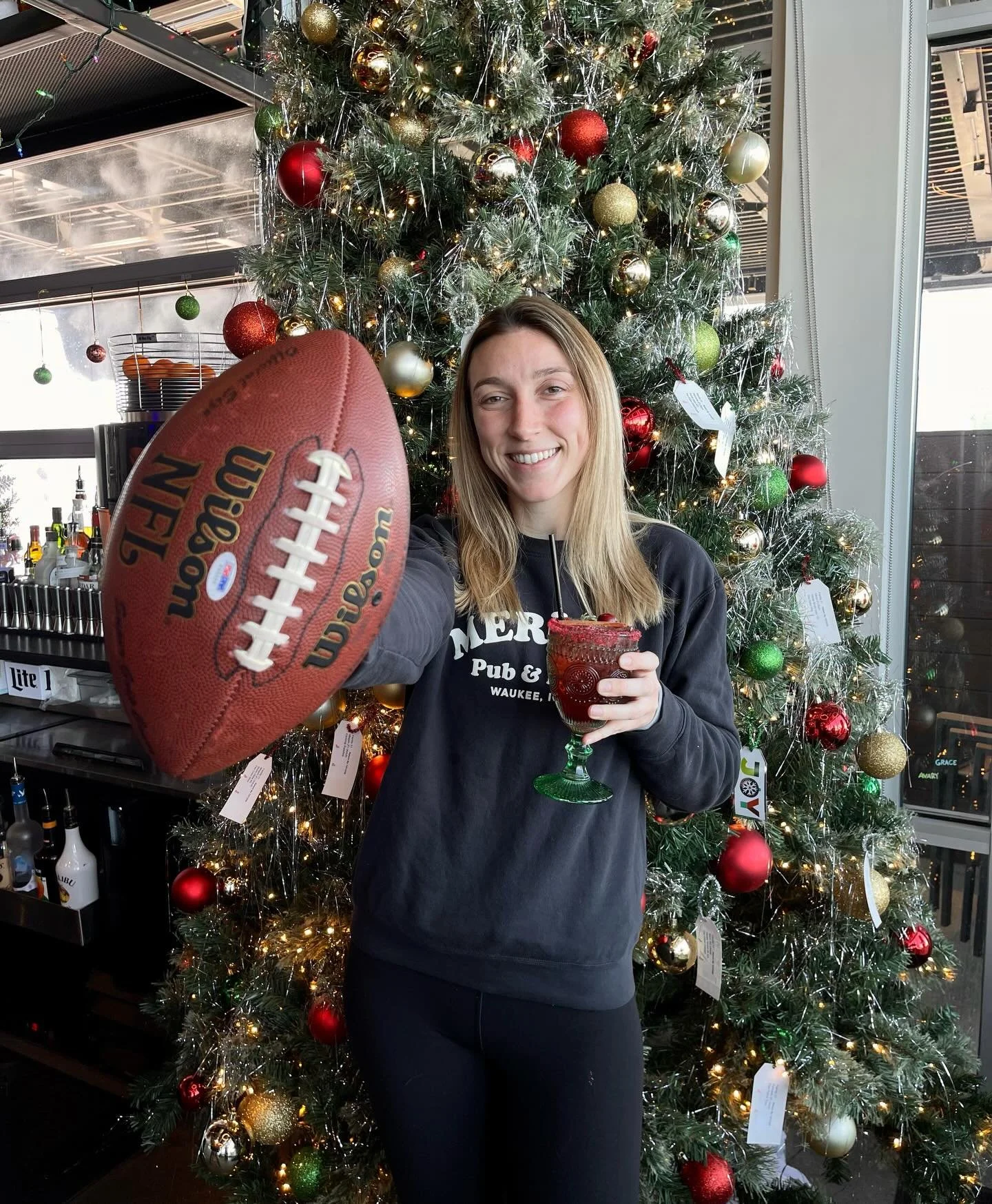 We&rsquo;ve got the football for you!🤩🏈
Saturday starts off with the Big 12 Championship at 11am followed by the Big 10 at 7pm🎉
What better way to spend your Saturday than with some Christmas cocktails and some football at Merll&rsquo;s?🥂🎄

#mer