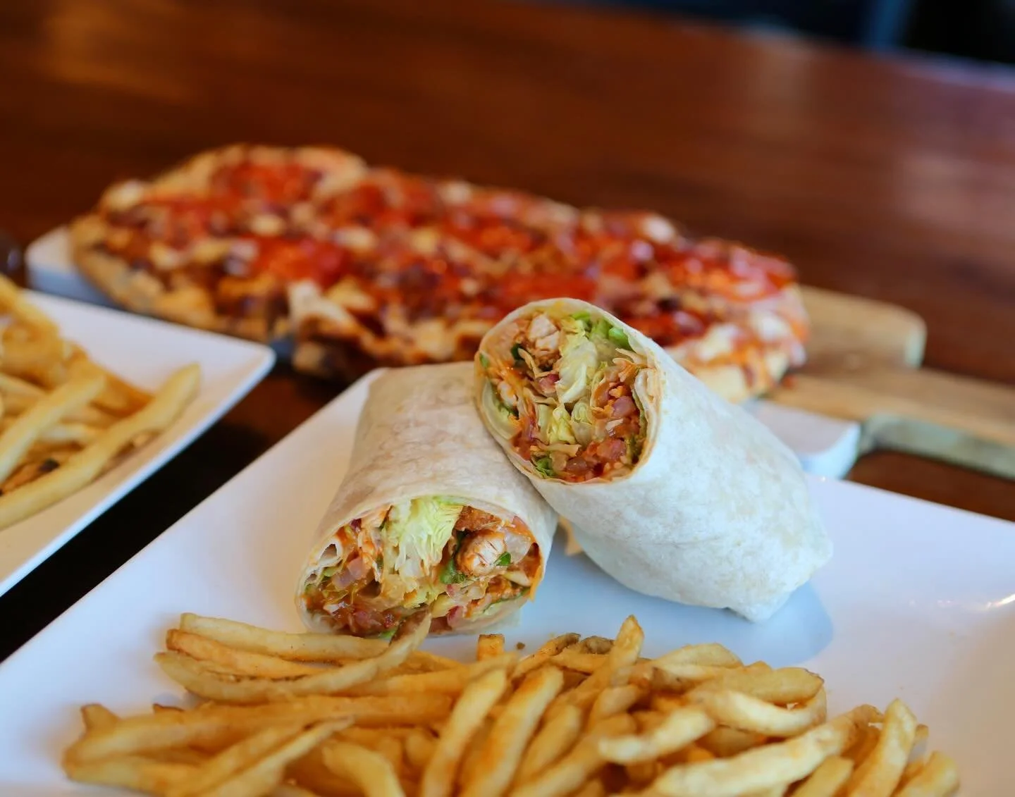 Looking for lunch plans? Merll&rsquo;s has you covered!🌯🥪🍕

#merlls #merllspubpatio #waukee #waukeeiowa #lunch #lunchspecial #buffalochickenwrap