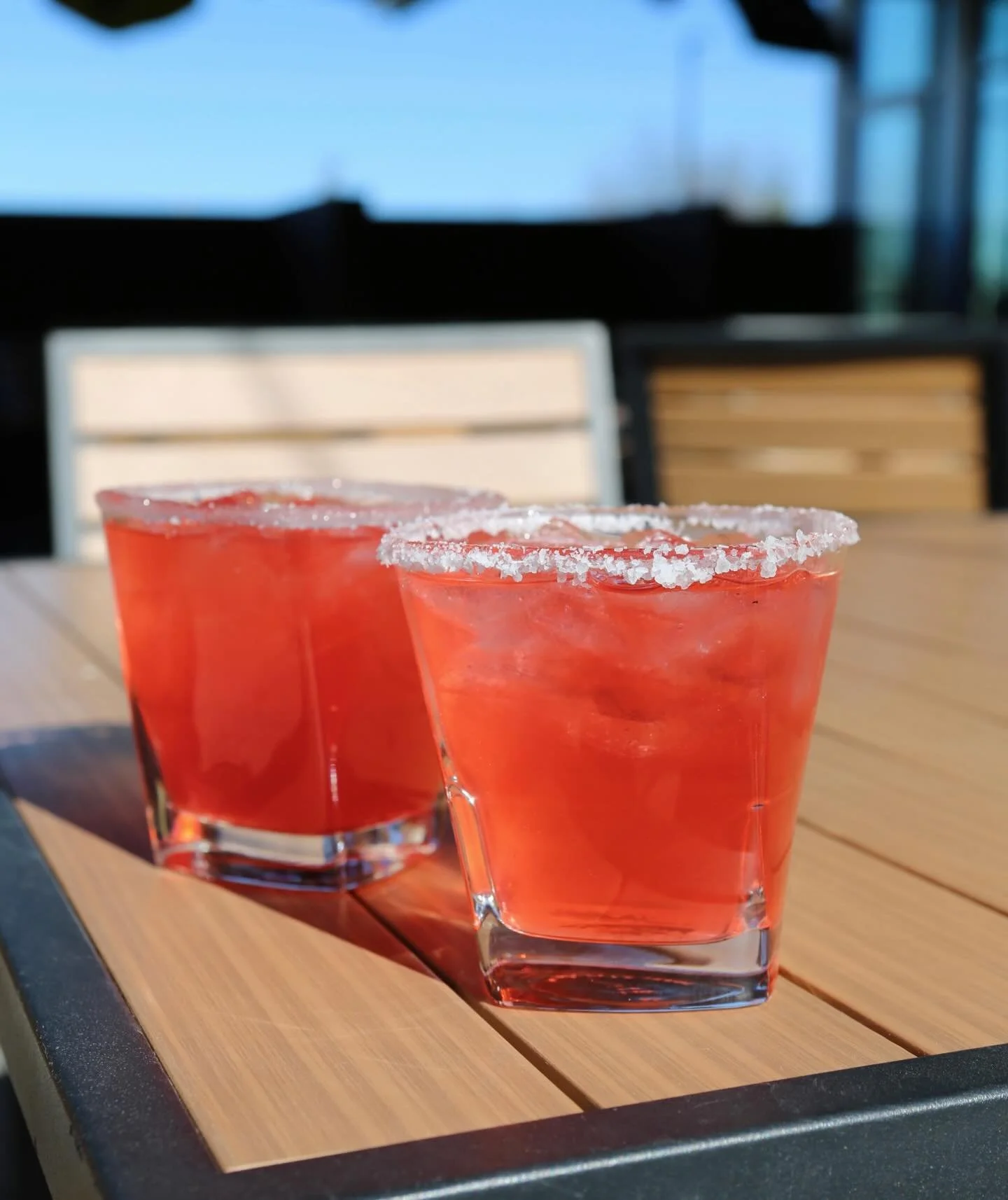 Looking for a way to make your Monday better? Head on over to Merll&rsquo;s for Margarita Monday!🎉
We&rsquo;ve got house margaritas for JUST $5 all day long🥃🍋&zwj;🟩

#merllspubpatio #merlls #waukeeiowa #margaritamonday #margmonday