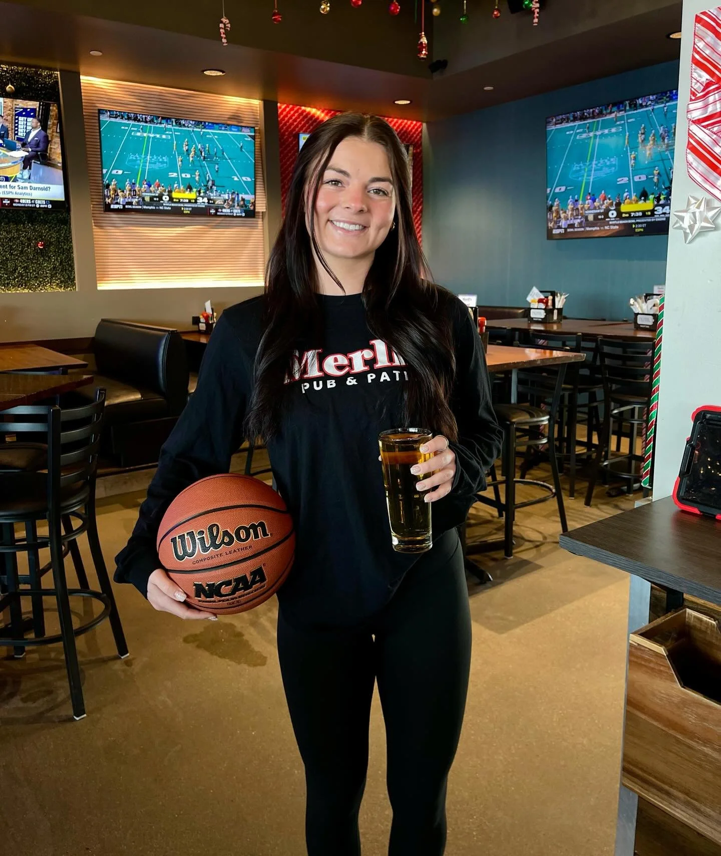 We&rsquo;ve got all the sports you could ever want this weekend at Merll&rsquo;s!!
🏈It&rsquo;s the Divisional Round of the NFL Playoffs! We start with the Bills vs. Broncos at 3:30pm, followed by the 49ers vs. Seahawks at 7pm.
🏈On Sunday, we&rsquo;