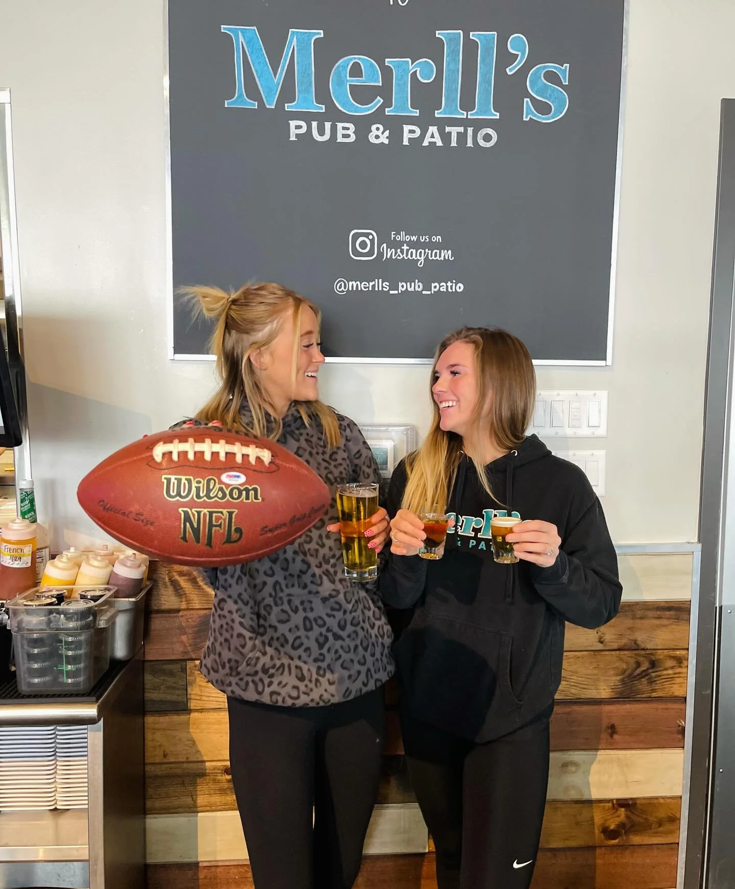 You already know what Sunday is🤩🏈
The biggest game of the YEAR is almost here, and the perfect place to watch it is Merll&rsquo;s!
We&rsquo;ve got kickoff at 5:30pm, join us for $1 off drafts and $3 Fireball and Mini Beer shots for any touchdown!🍺