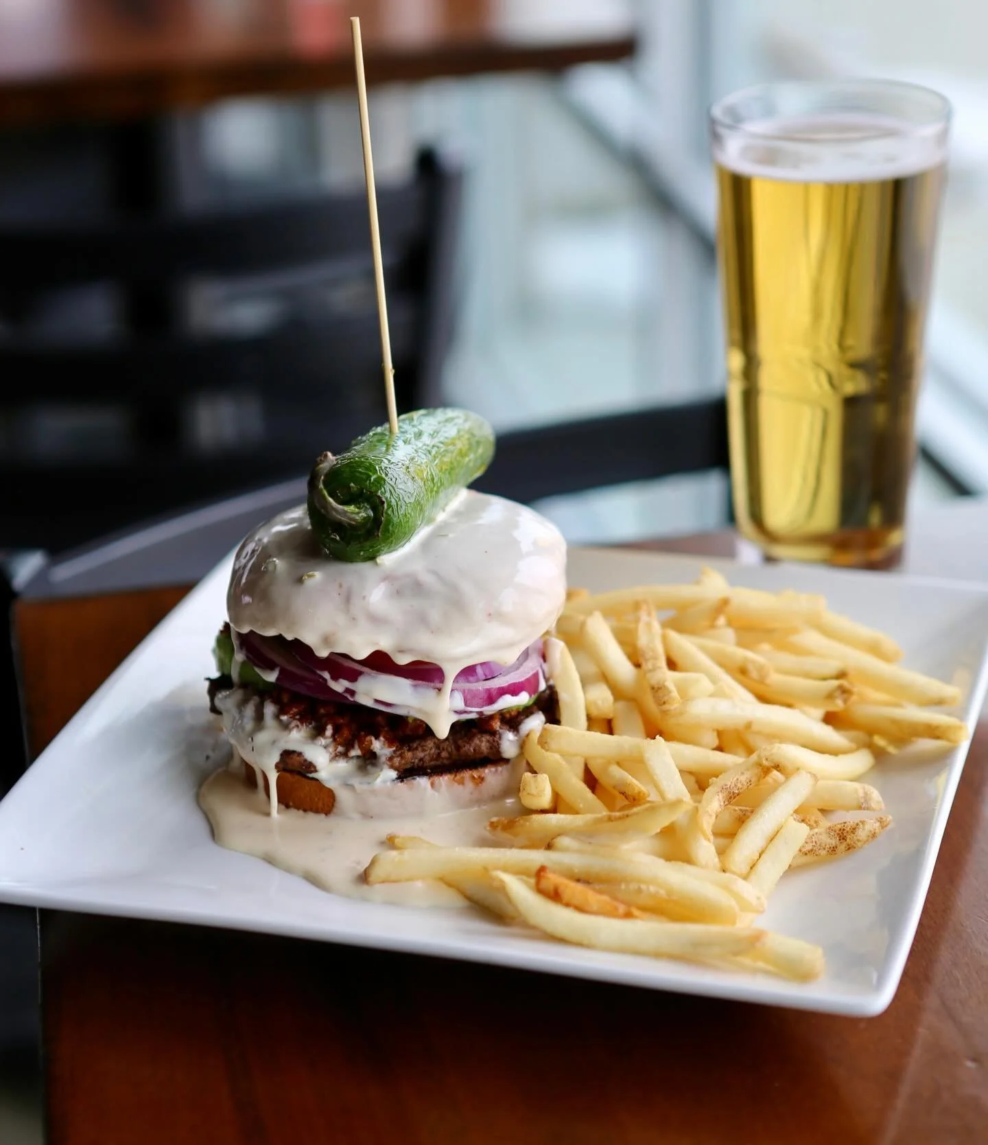 Have you tried our Mexi Rarebit burger?🍔
This delicious meal combines chorizo, avocado, tomato, onion, jalape&ntilde;o, and queso, giving you the perfect bite to your burger🫑🌶️
Come into Merll&rsquo;s and try it today!

#merllspubpatio #waukeeiowa