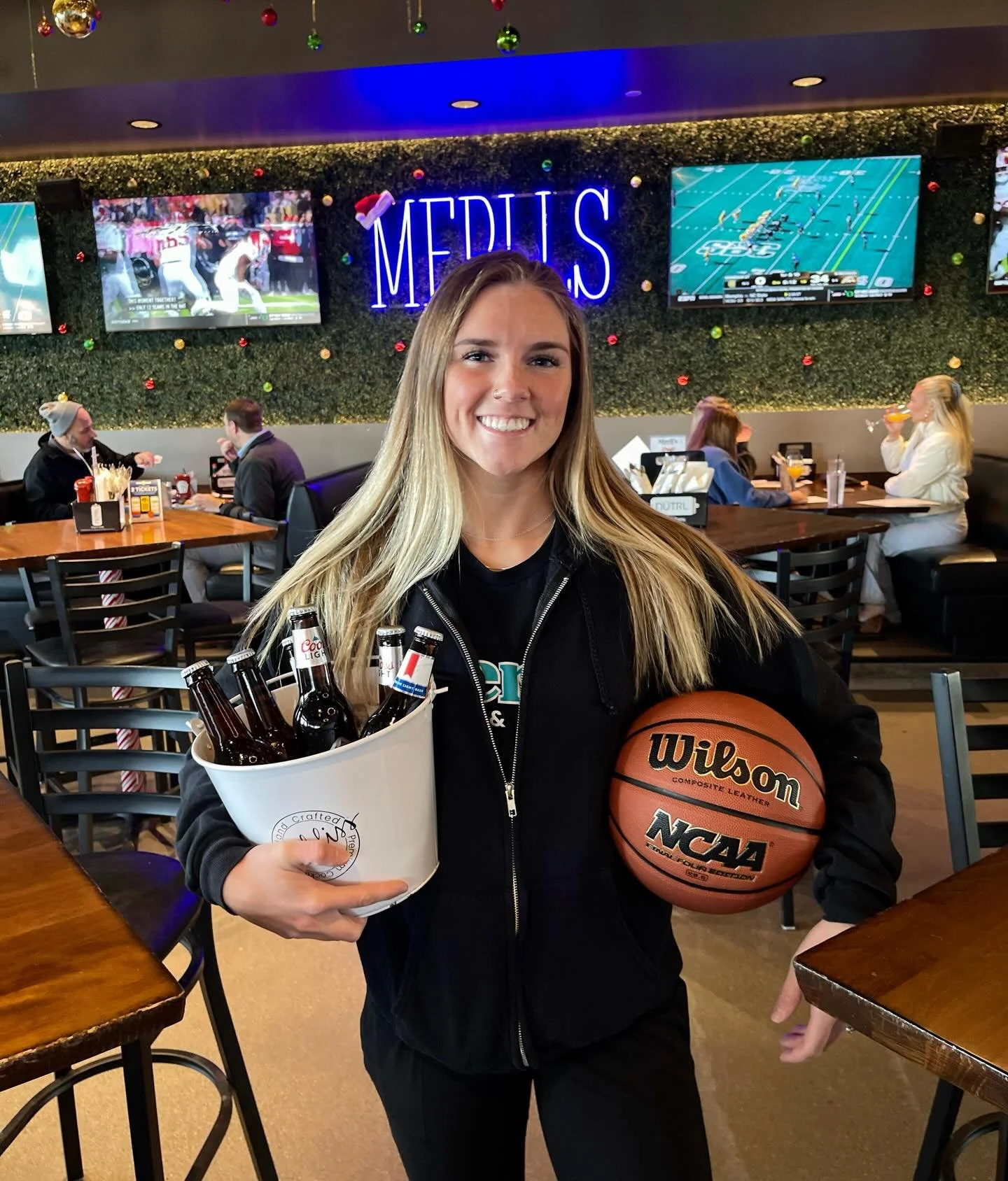 MEN&rsquo;S BIG 10 AND BIG 12 TOURNAMENTS START TODAY‼️
This chilly weather calls for staying inside and watching sports, so you&rsquo;re in luck!
We&rsquo;ve got Iowa playing at 11am with Iowa State playing at 11:30am today🤩🏀
Head on over to Merll