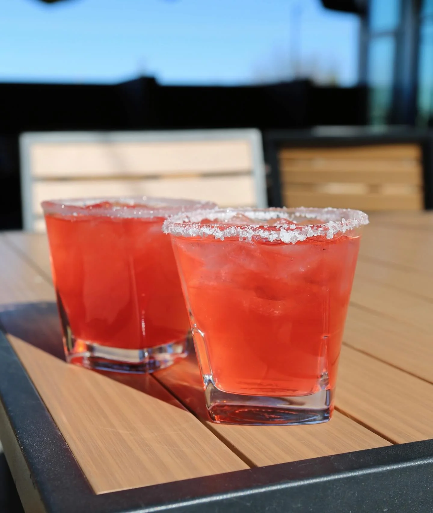 We&rsquo;re celebrating some AMAZING Iowa basketball weekend wins with some $5 house margs all day!🎉🥃
Plus, we&rsquo;ve got Iowa women&rsquo;s taking on Virginia today at 1pm🏀 You don&rsquo;t want to miss it!

#merllspubpatio #margaritamonday #iow