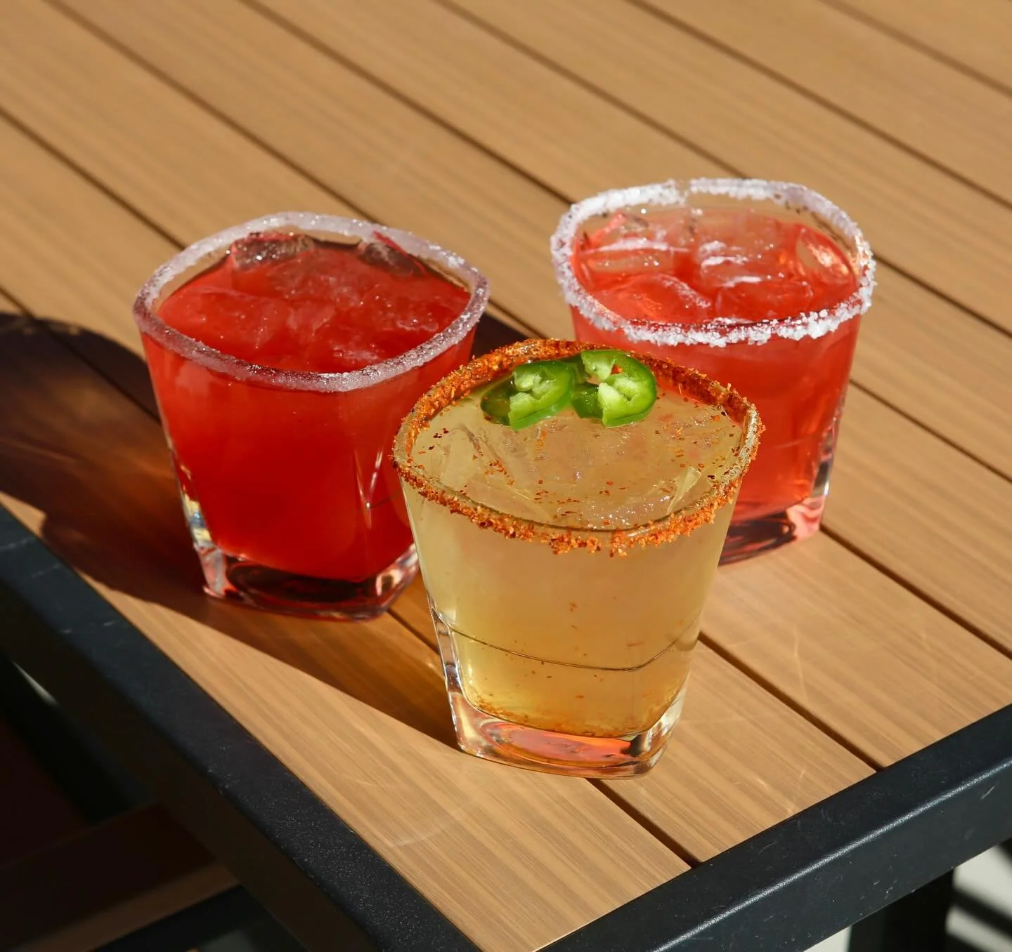 Don&rsquo;t forget about Margarita Monday at Merll&rsquo;s!🥃🍋&zwj;🟩
House margs for $5 all day long☀️

#merlls #merllspubpatio #waukeeiowa #margaritamonday #margaritas