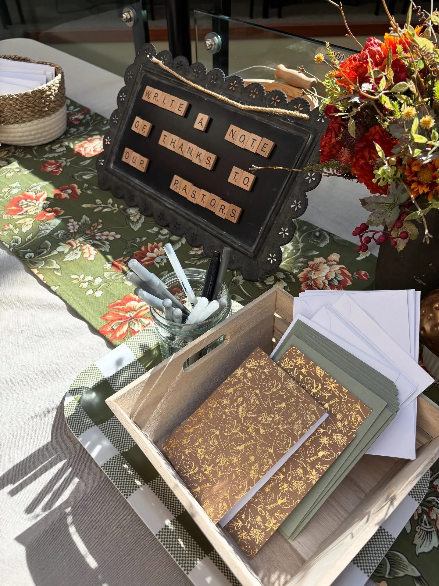 October is Pastor Appreciation month at Knox! Thank you to everyone has left a note for pastor David and Michael. If you haven’t gotten a chance to write a letter yet, there’s still two more Sundays left! Take some time on Sunday and shar