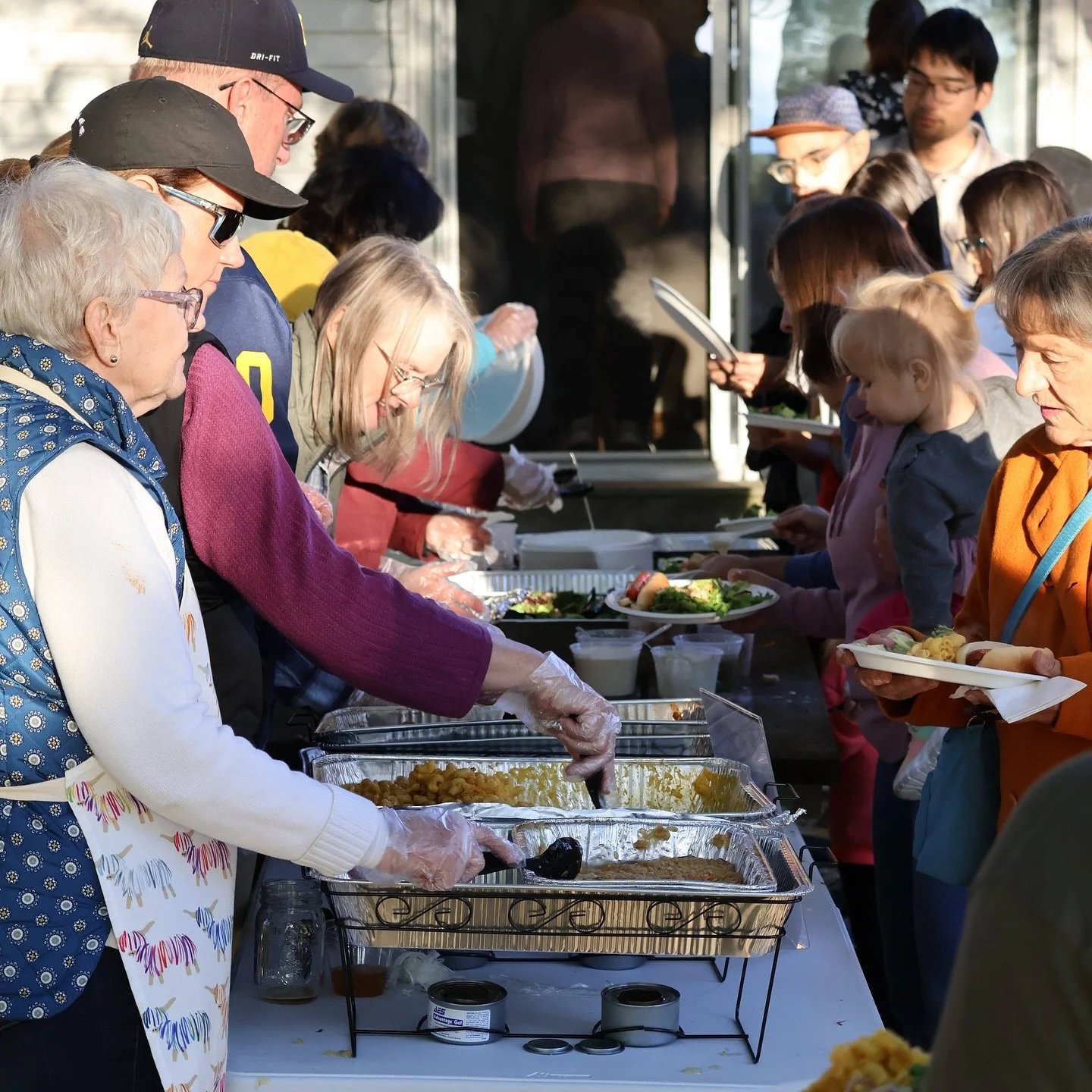 Over the weekend, the Knox family enjoyed a fall bbq out on the farm🍂🐄🌾🐖
There was great food, great weather and even better people — what a fun night!