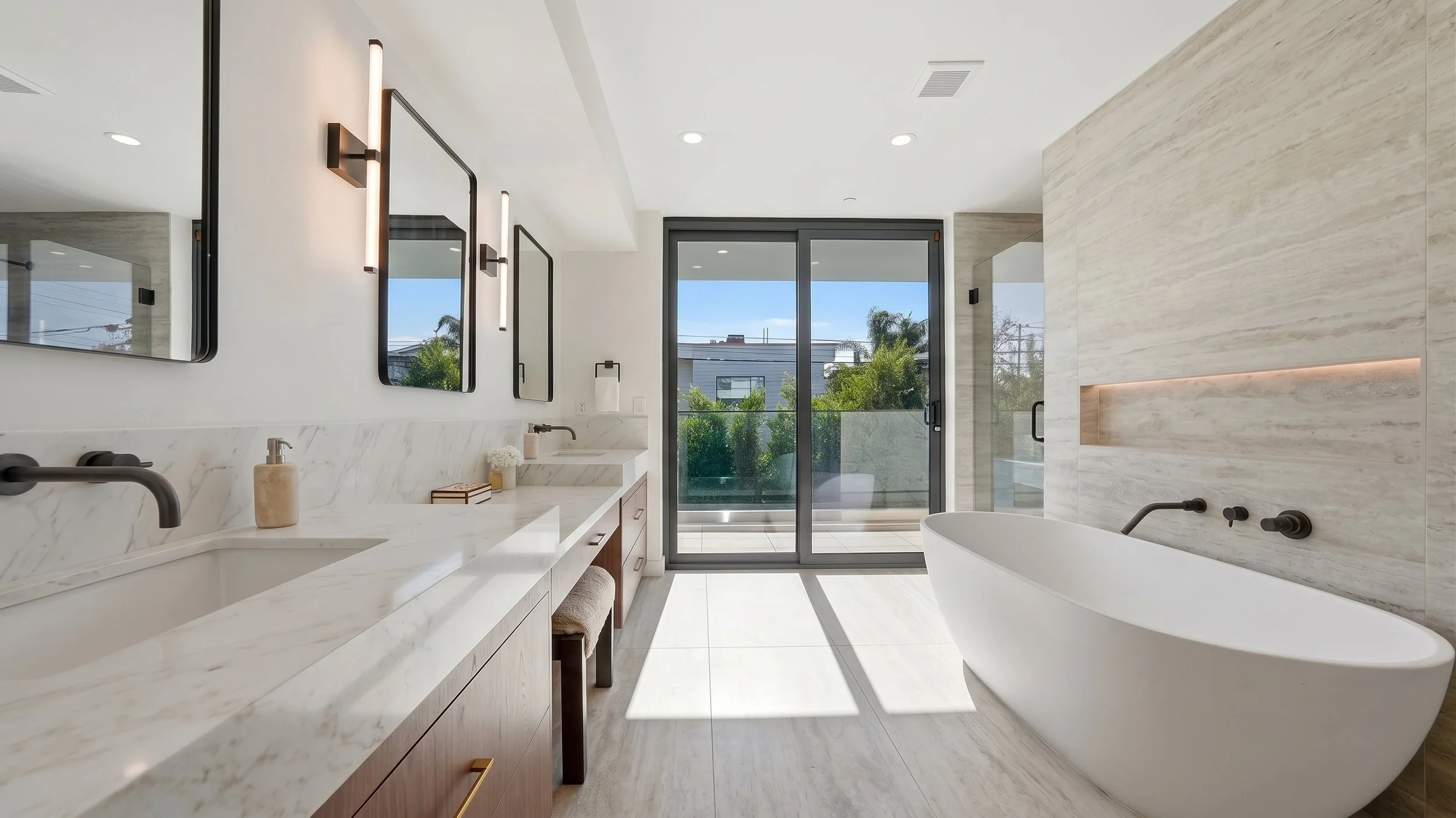 813 N Genesee Ave-bathroom (5).jpg