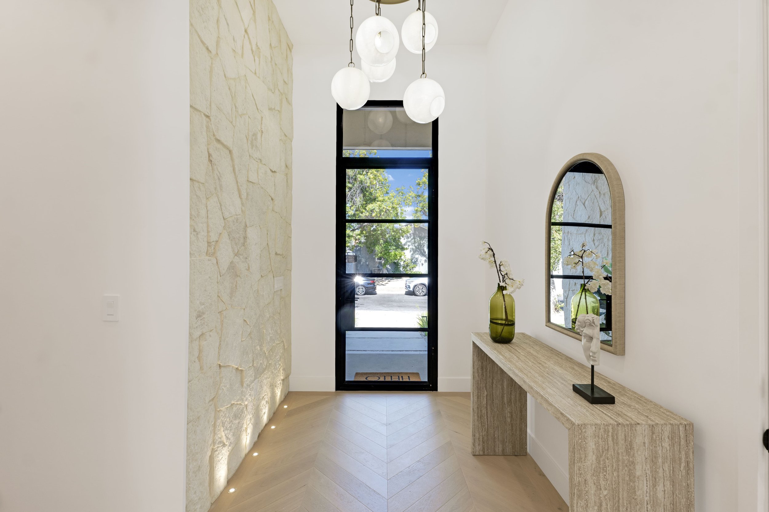 5814 Graves Ave, Encino -HsHProd-32.jpg