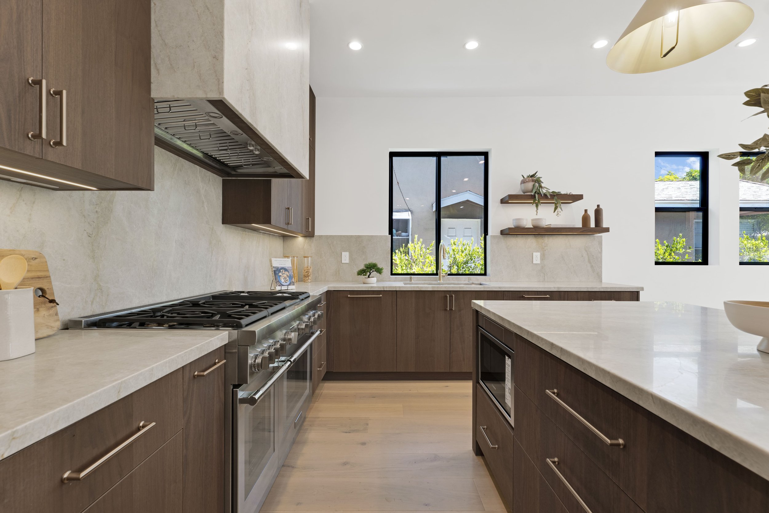 5814 Graves Ave, Encino -HsHProd-37.jpg