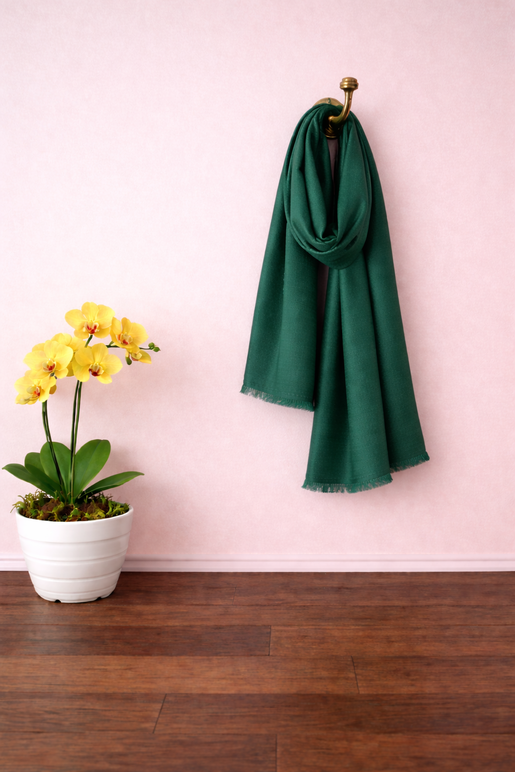 Green Solid Colour on hook.png