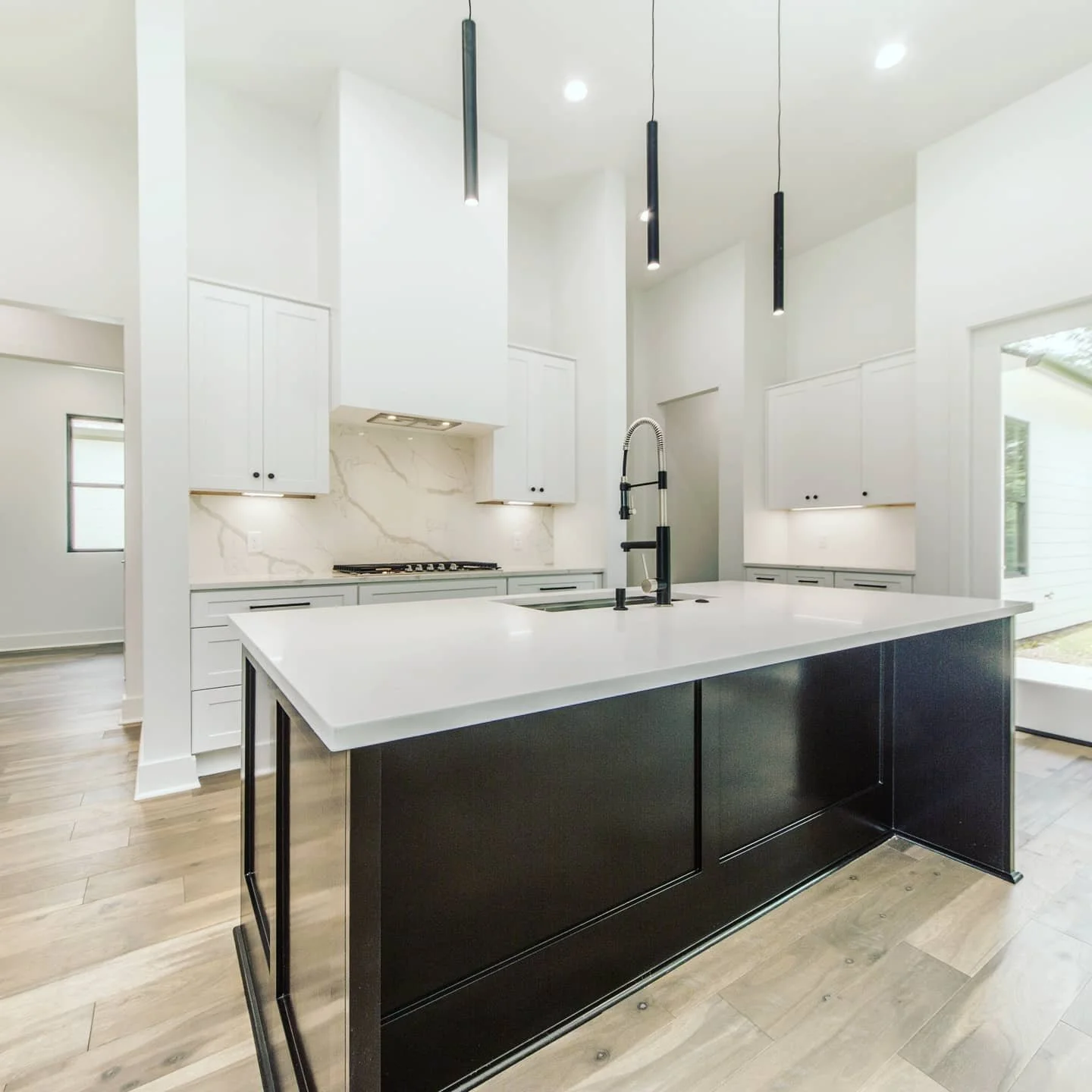 What are your thoughts on a full vs. semi backsplash?
.
.
#RealEstate #Realtor #Realty #ForSale #NewHome #HouseHunting #Milliondollarlisting #Homesale #Homesforsale #Property #Properties #NewOrleans #Home #House #HomeHecor #Modern #ModernHome #Interi