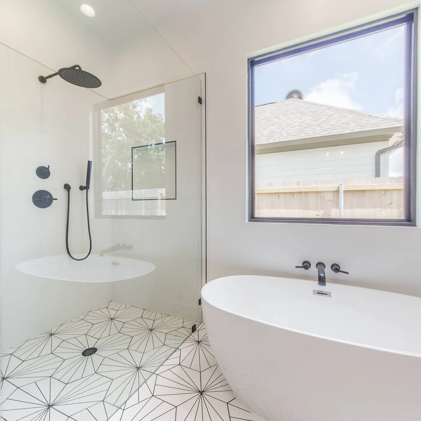 Clean lines make for a good design.
.
.
#RealEstate #Realtor #Realty #ForSale #NewHome #HouseHunting #Milliondollarlisting #Homesale #Homesforsale #Property #Properties #NewOrleans #Home #House #HomeHecor #Modern #ModernHome #Interior #Interiors #Sou