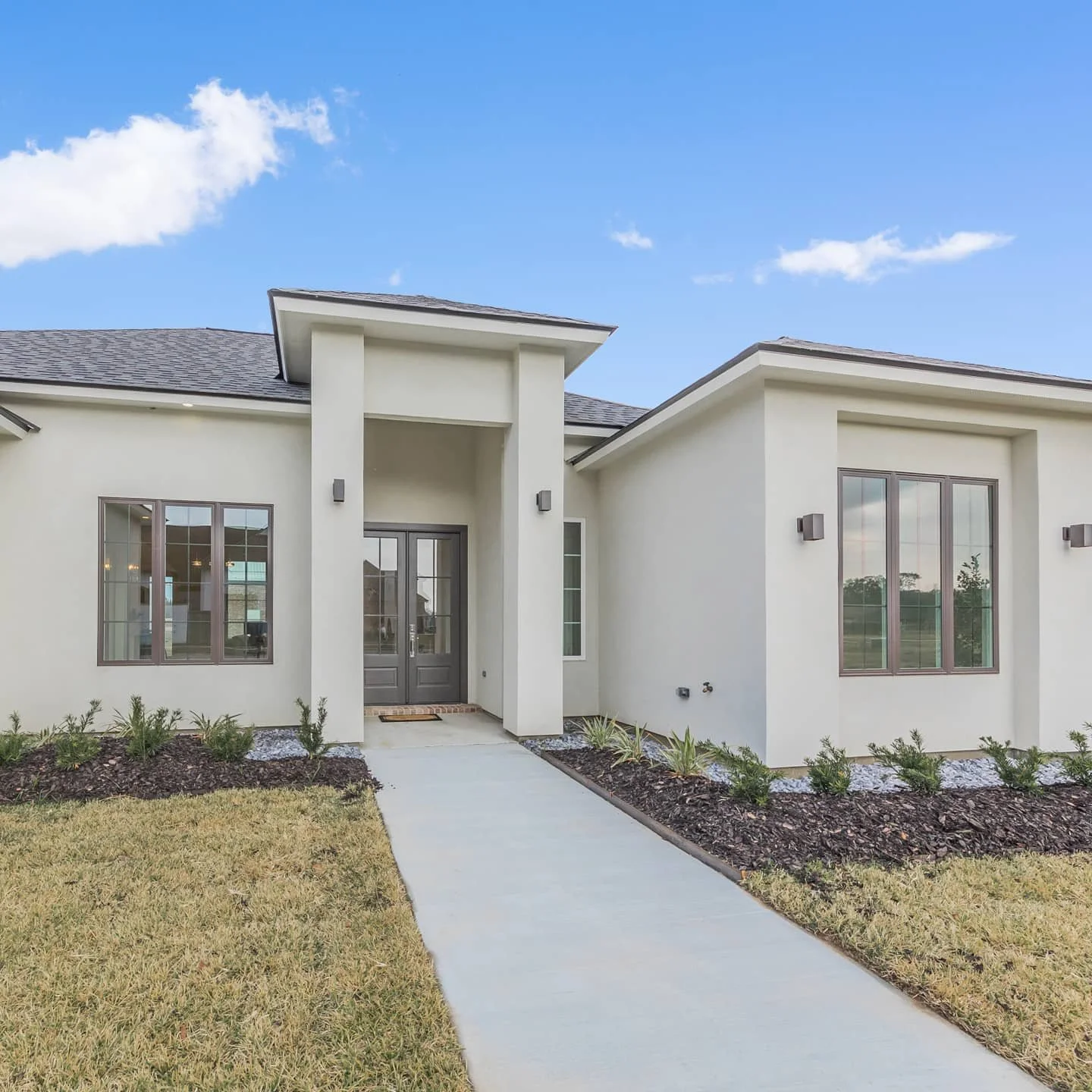 Valentine's Day is right around the corner. If you're with yourself, or with your loved ones, enjoy yourselves! We should all spread love, regardless of the day.
.
Model ll
.
#RealEstate #Realtor #Realty #ForSale #NewHome #HouseHunting #Milliondollar